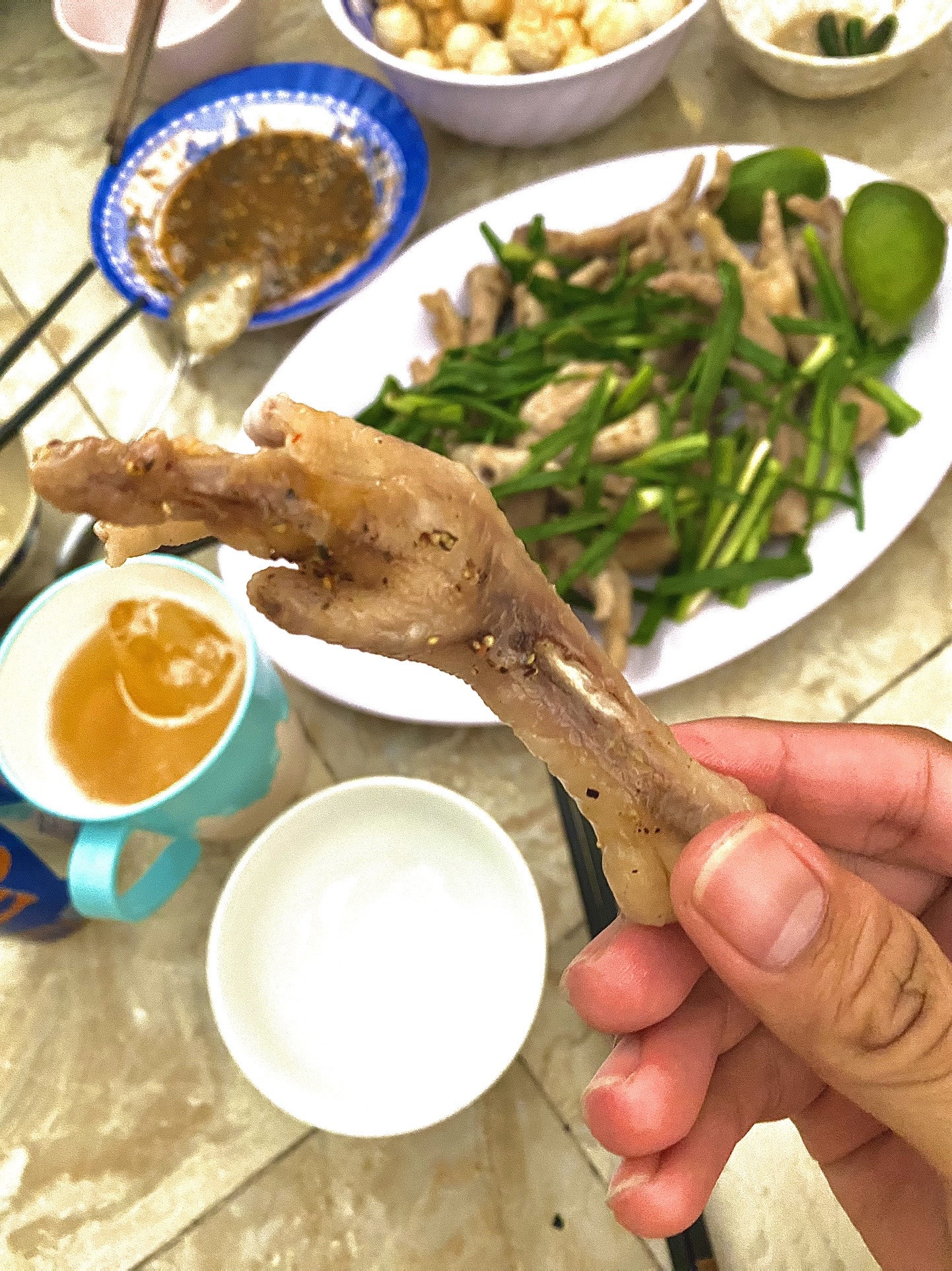 Chân Gà Hấp Hành