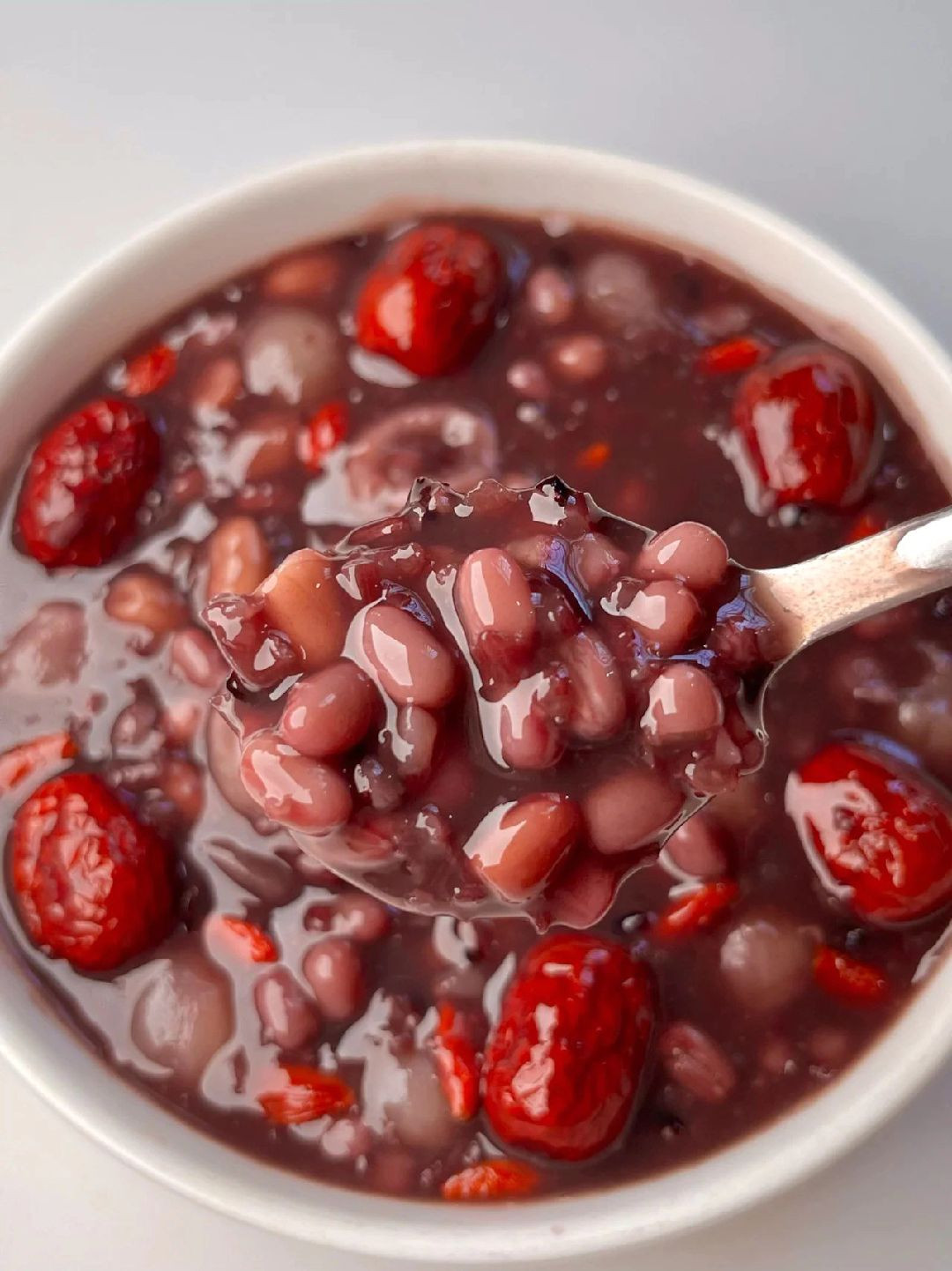 Cháo Đậu Đỏ Bổ Dưỡng Với Táo Đỏ Và Long Nhãn