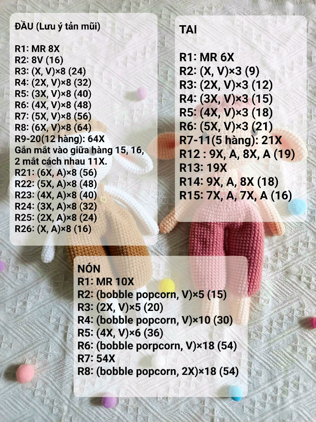 Chart móc len cừu dễ thương với quần yếm màu nâu và hồng