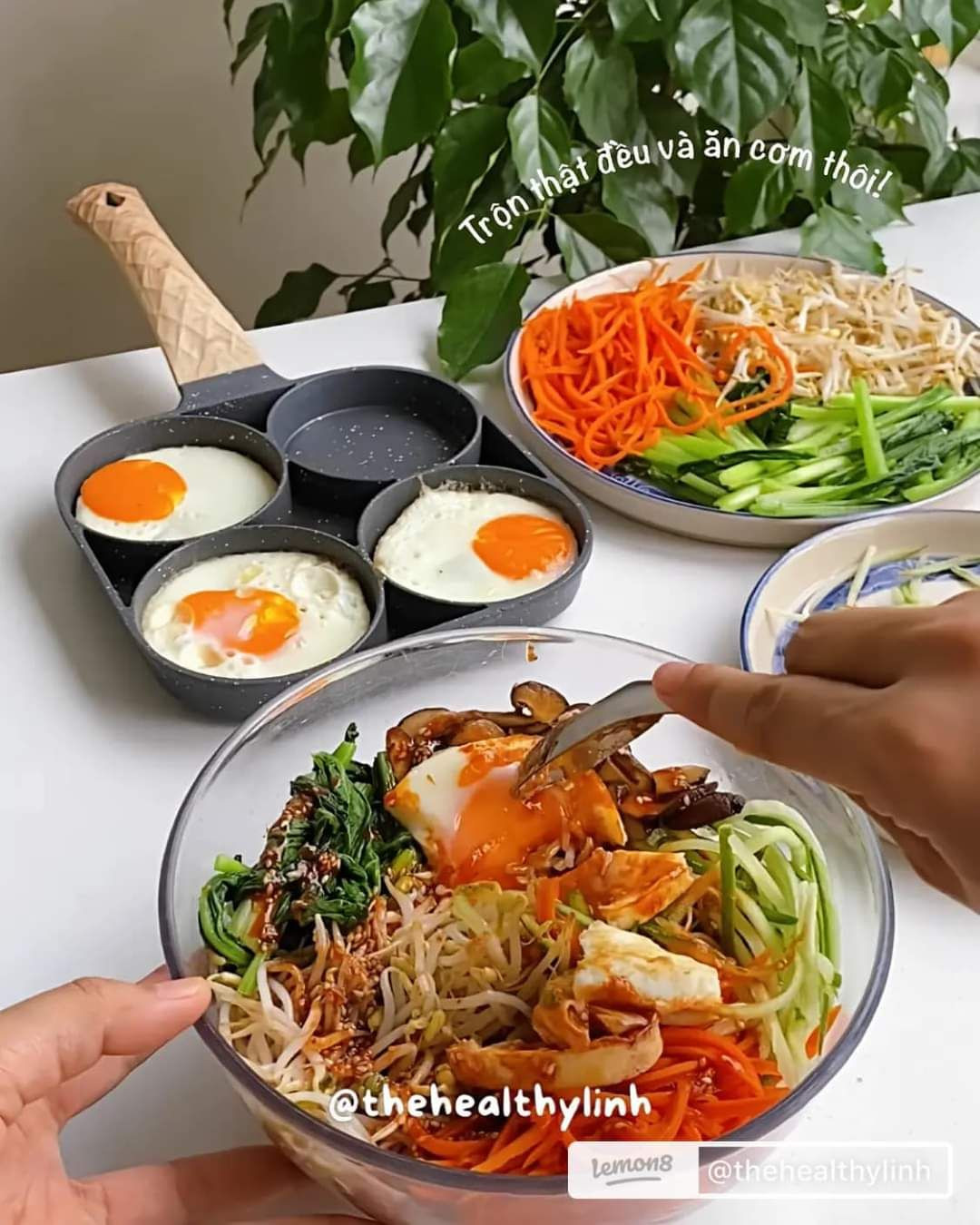 Cơm Trộn Hàn Quốc - Hương Vị Kim Chi và Trứng Lòng Đào