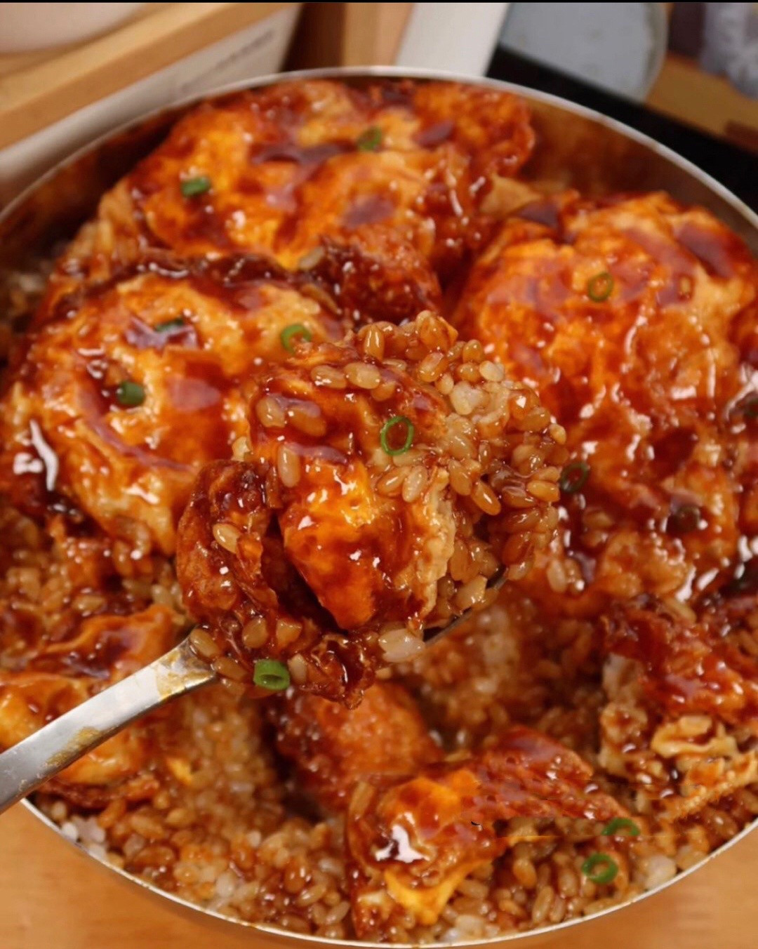 Cơm Trứng Chiên Sốt Chua Ngọt Giòn Rụm