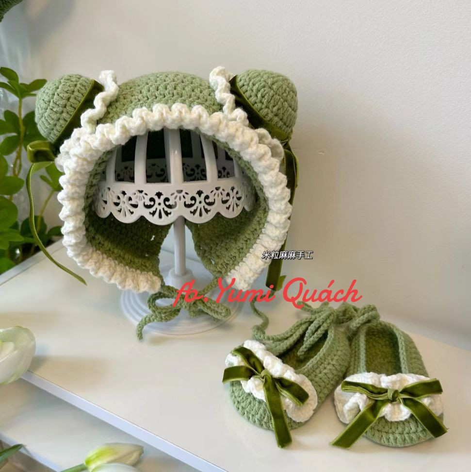 Crochet Baby Bonnet and Shoes with Ribbon Detail