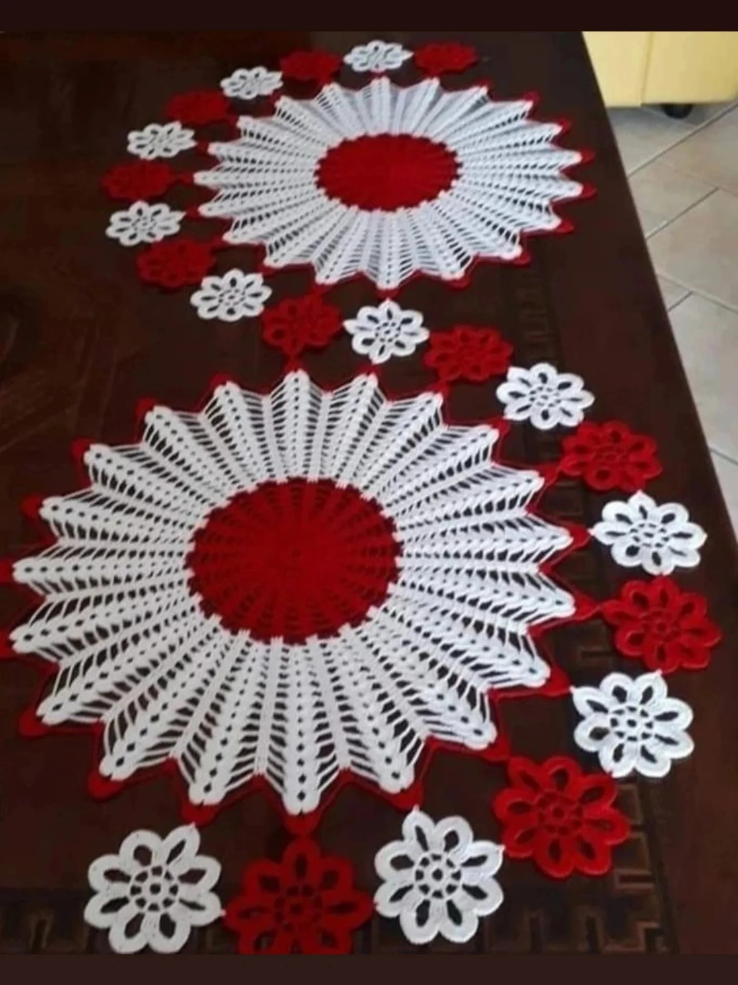 Crochet Bag Pattern with Floral Design