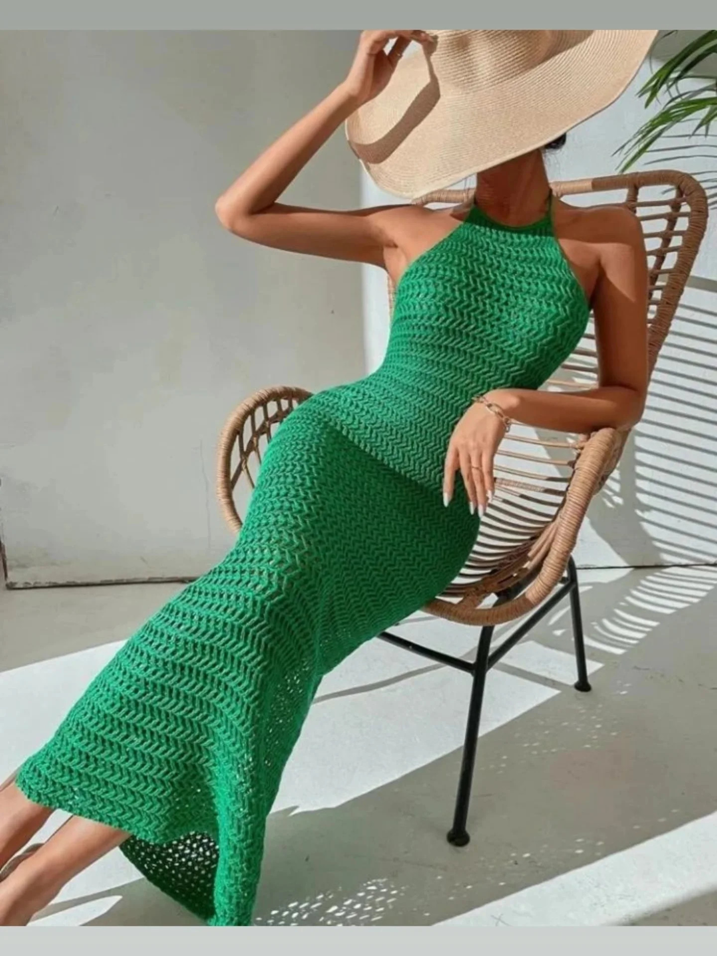 Crochet Bag Pattern with Floral Design