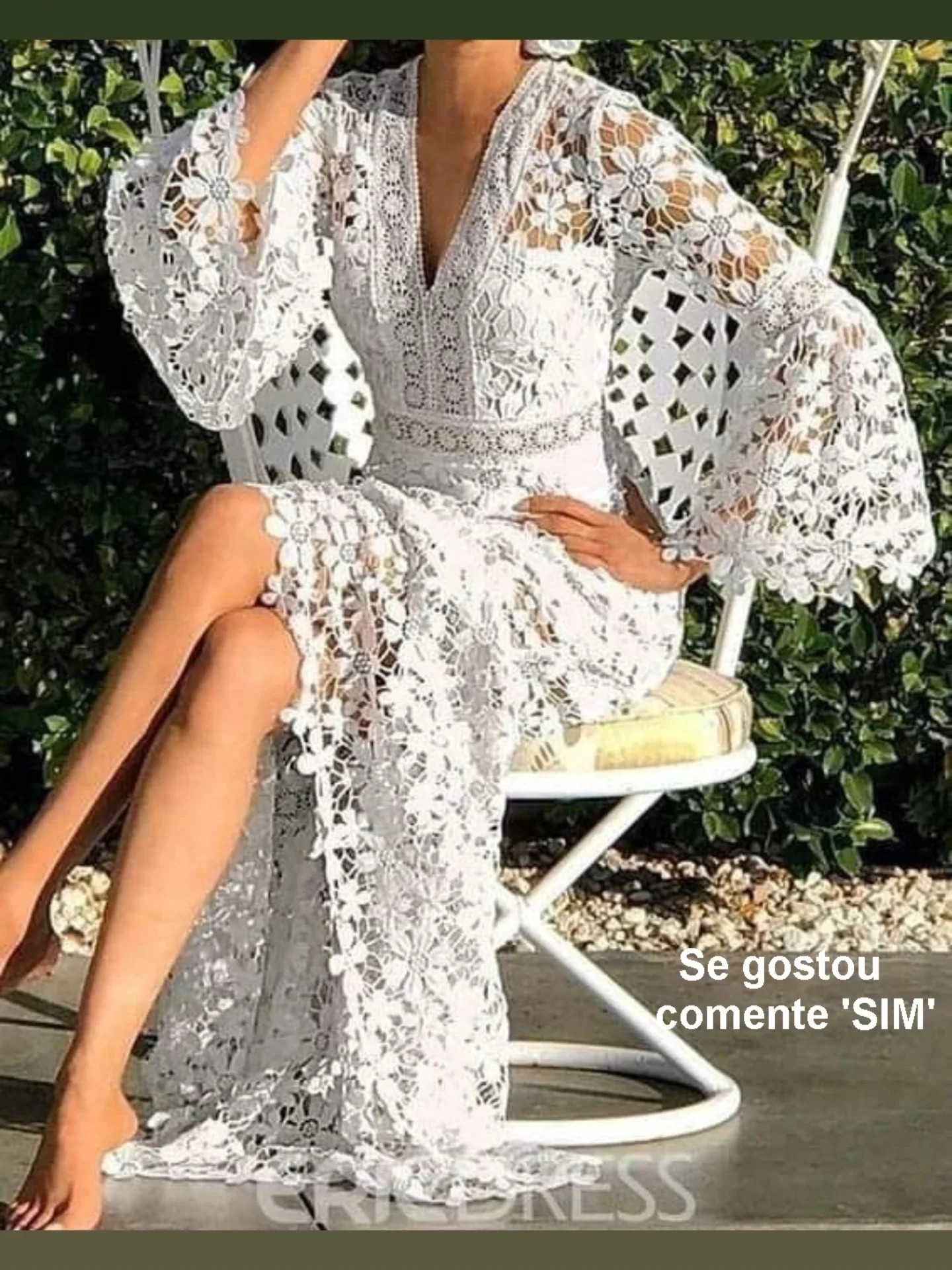 Crochet Bag Pattern with Floral Design