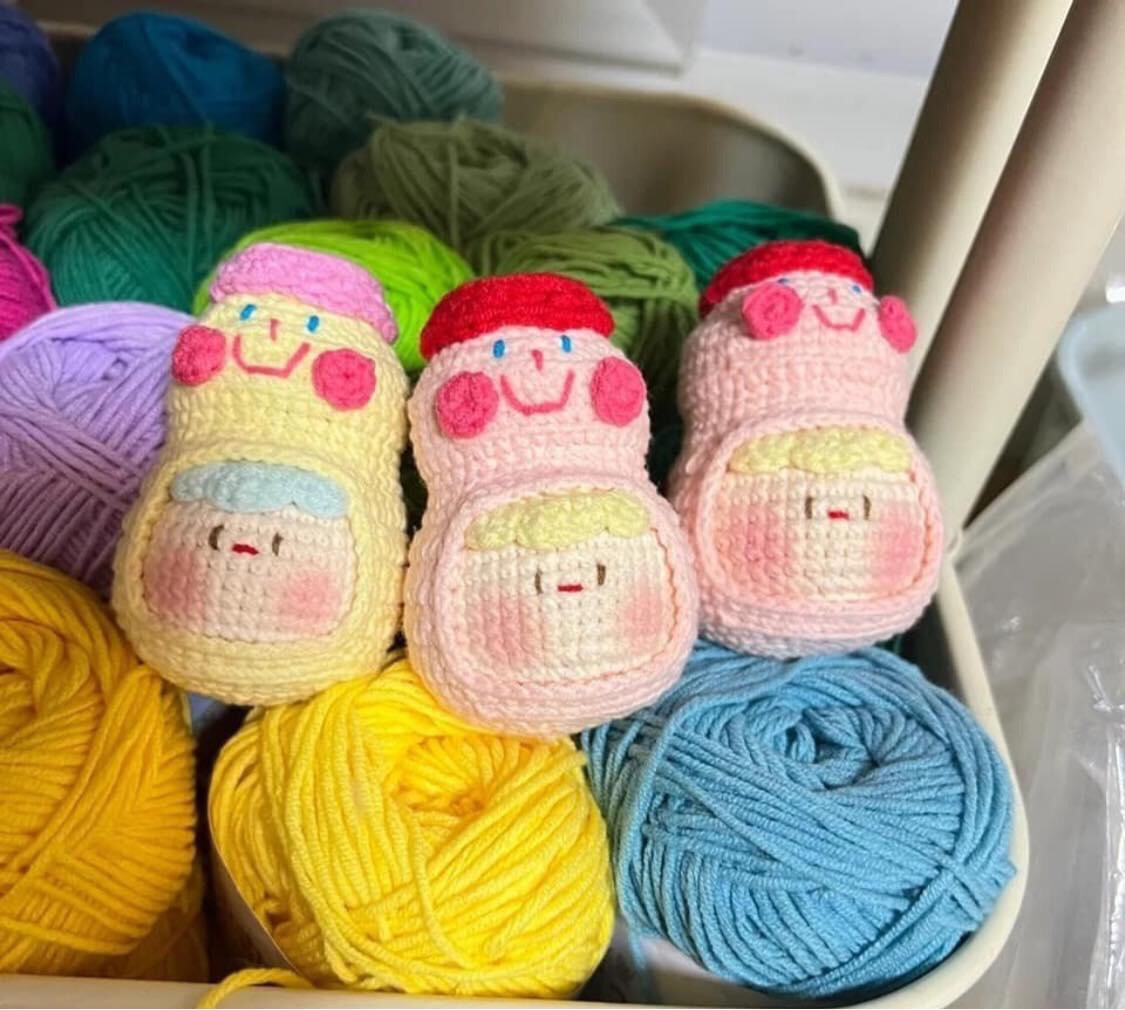 Crochet Cute Blush Sheep Pattern with Pink Flowers