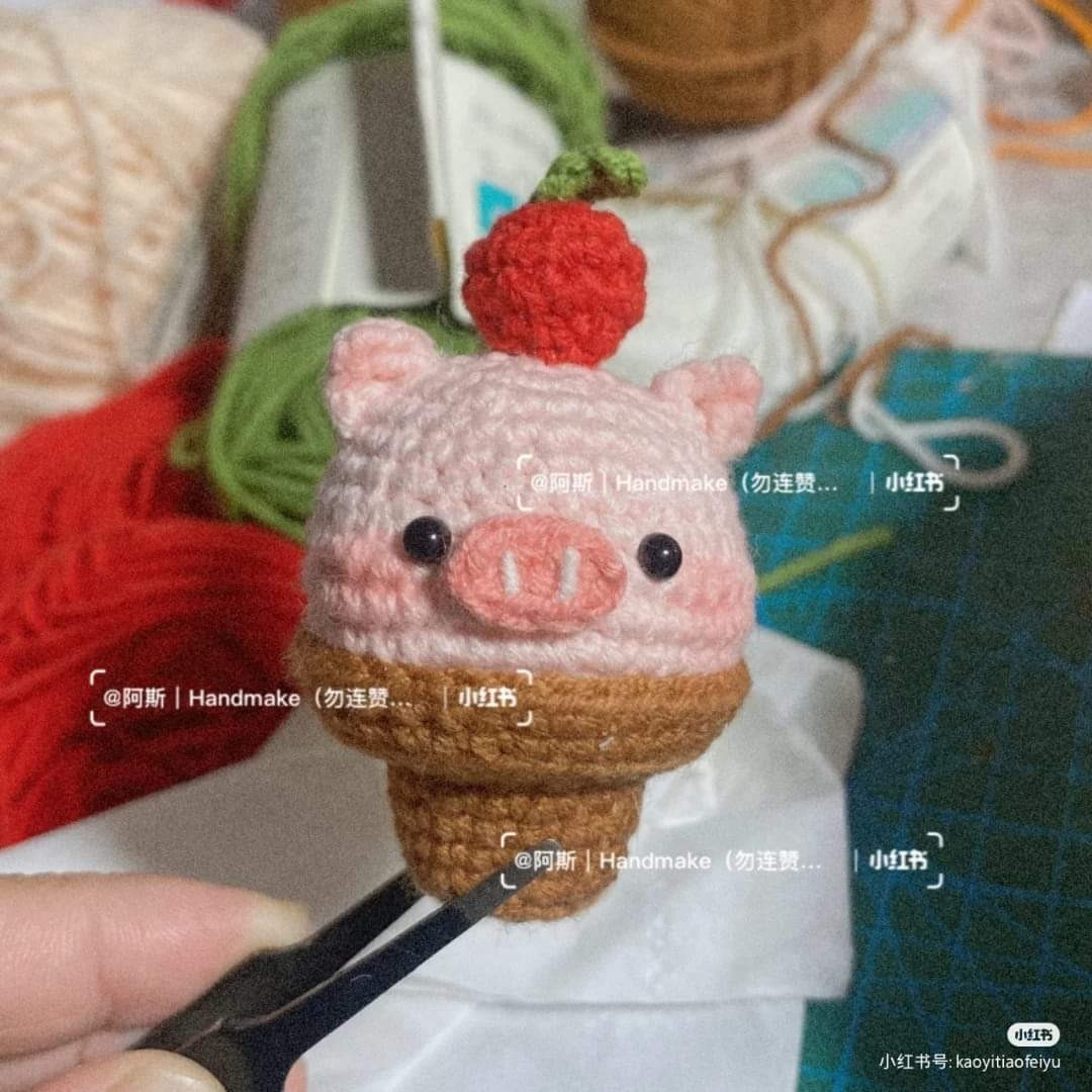 Crochet Cute Pig and Ice Cream Keychain Patterns