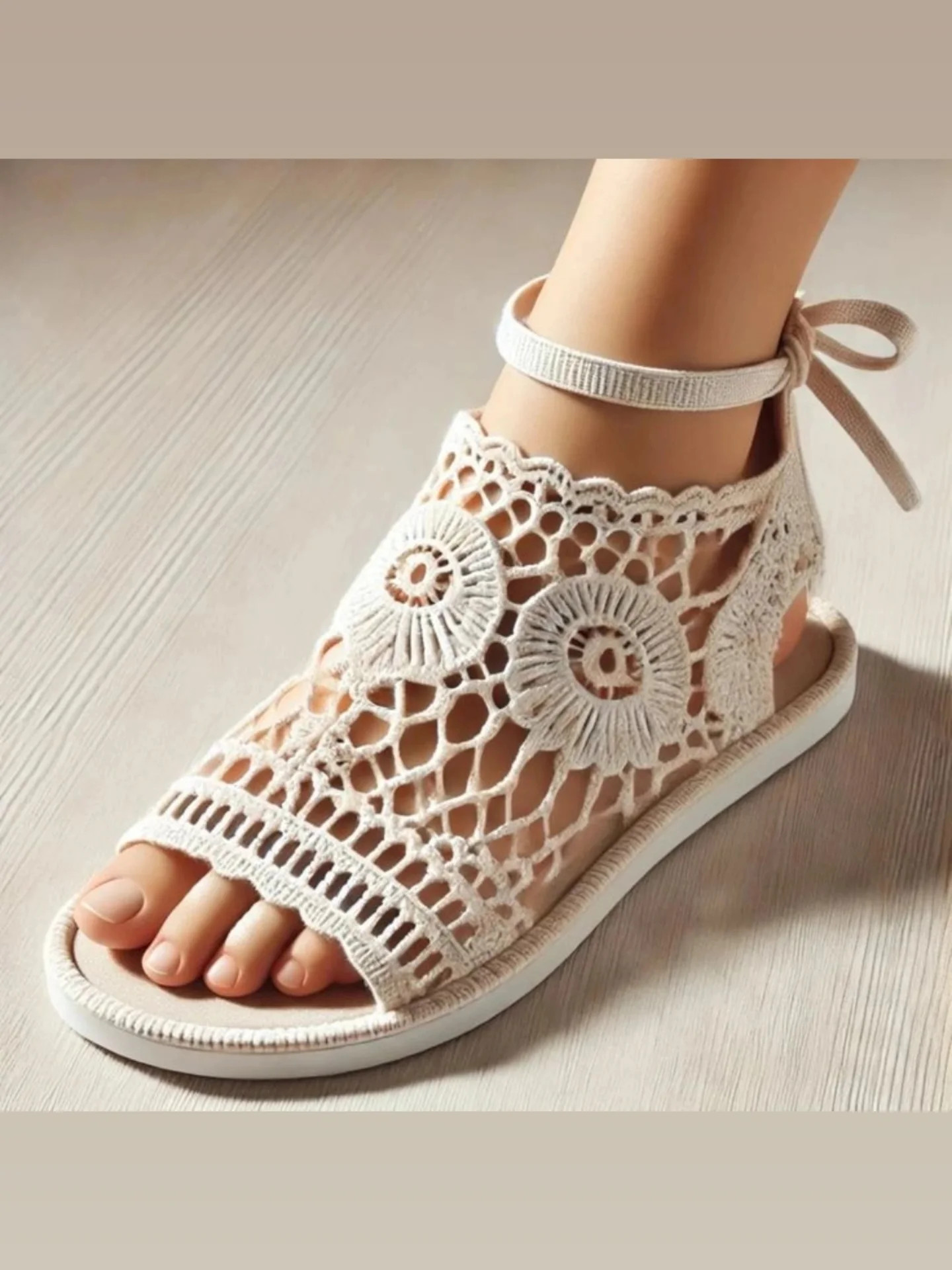 Crochet Flower Pattern with Leaves and Detailed Instructions