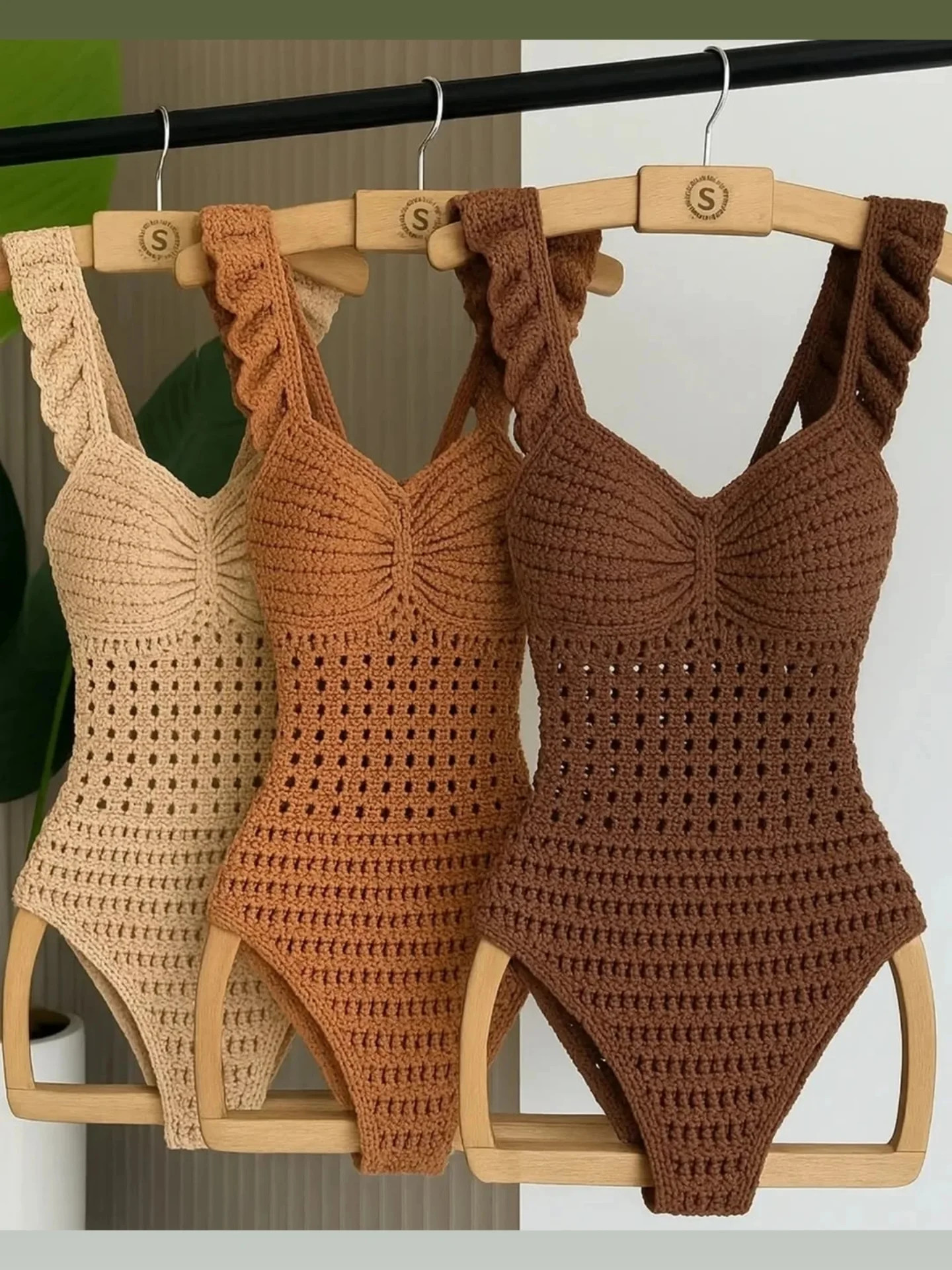 Crochet Halter Top Patterns for Summer Fashion Inspiration