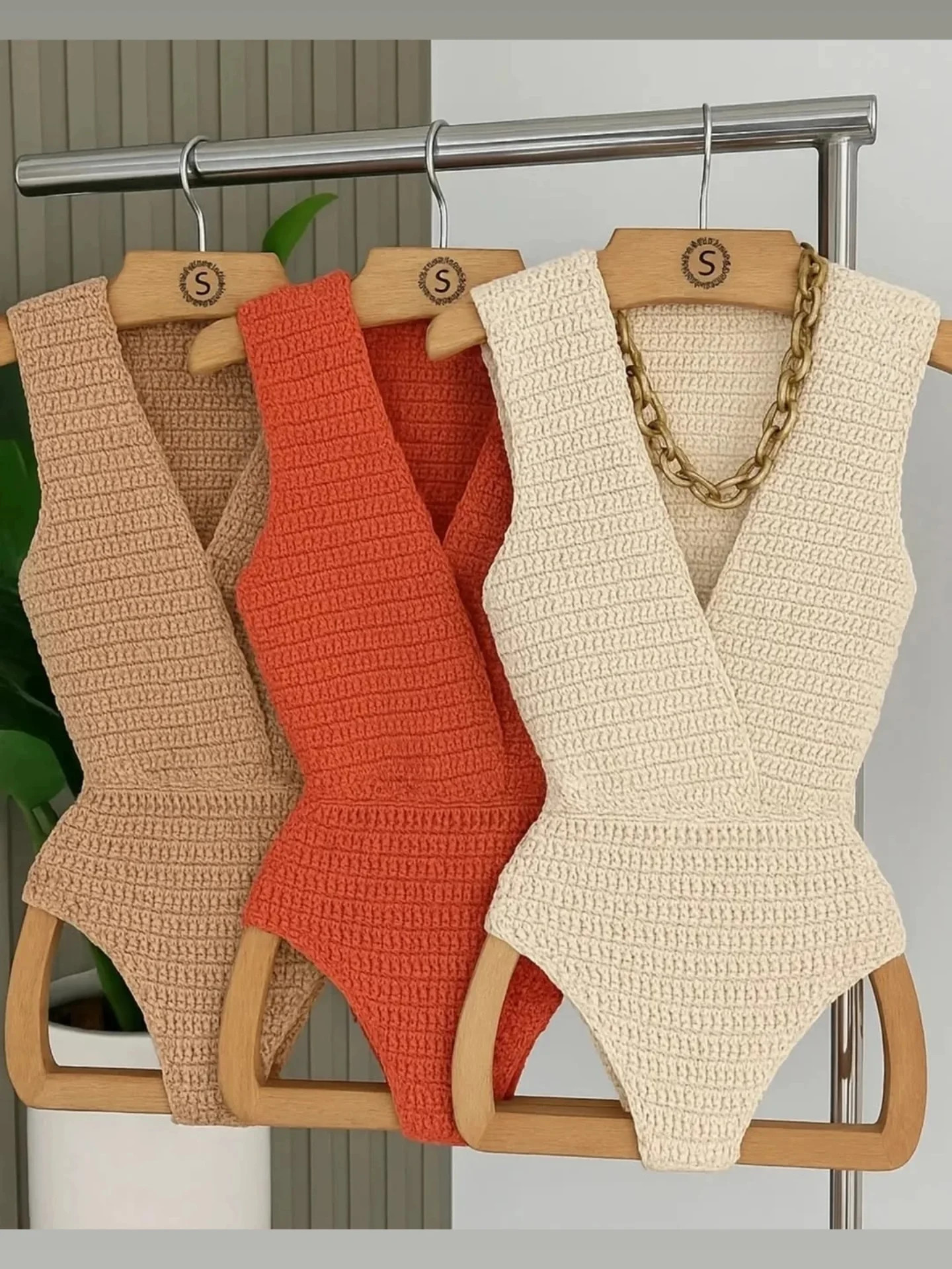 Crochet Halter Top Patterns for Summer Fashion Inspiration