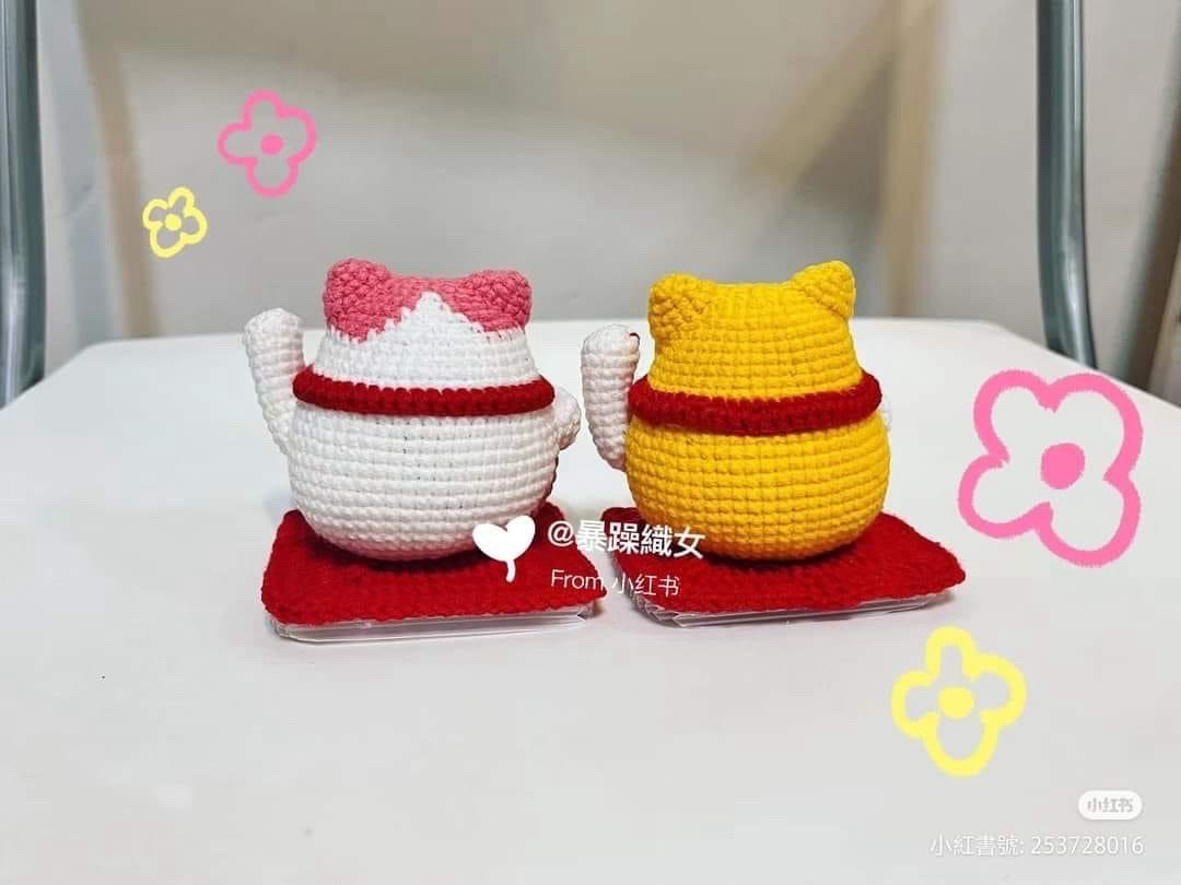 Crochet Lucky Cat Pattern for Good Fortune Decoration