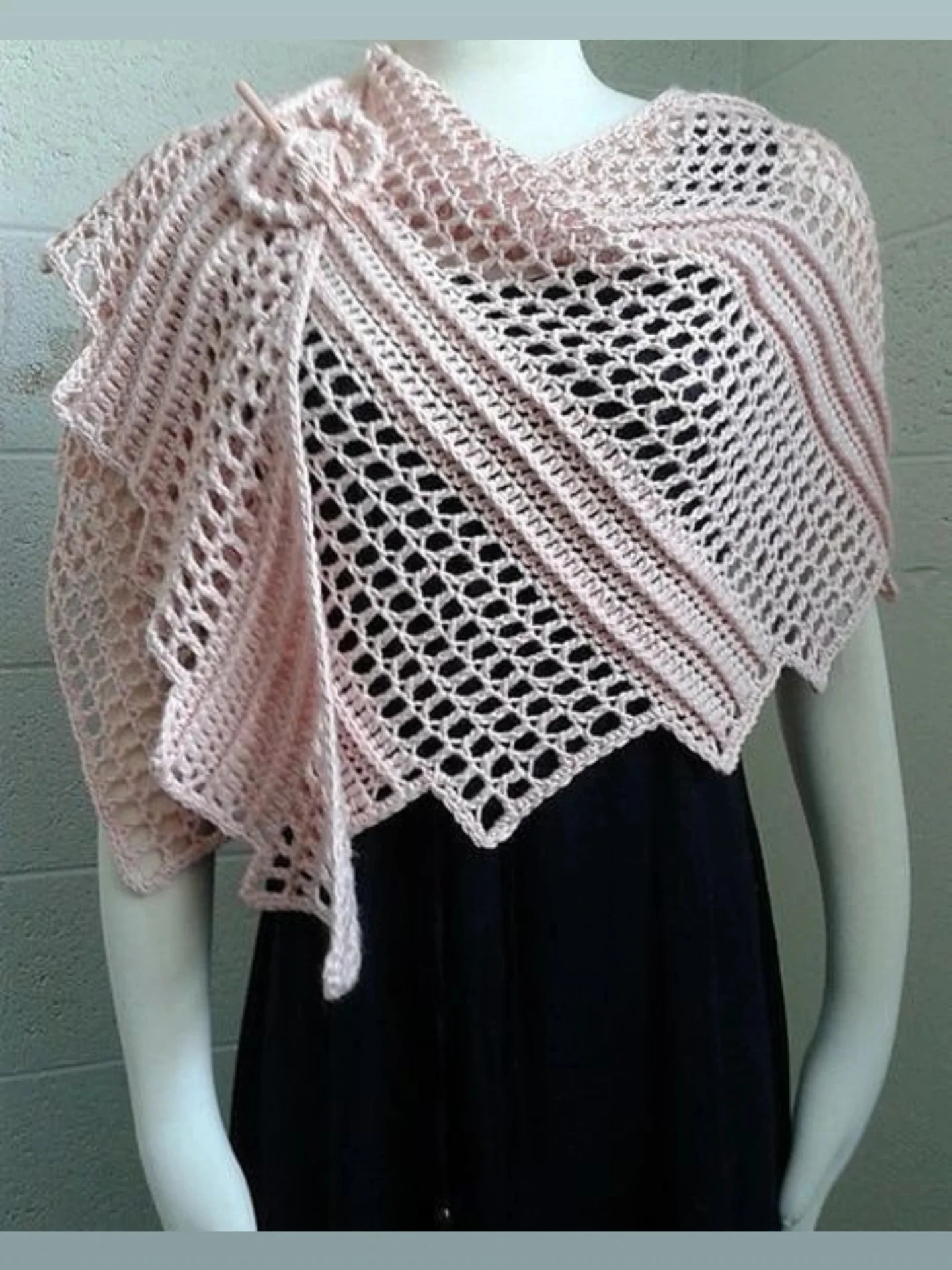 Crochet Pattern for a Stylish Mesh Hat