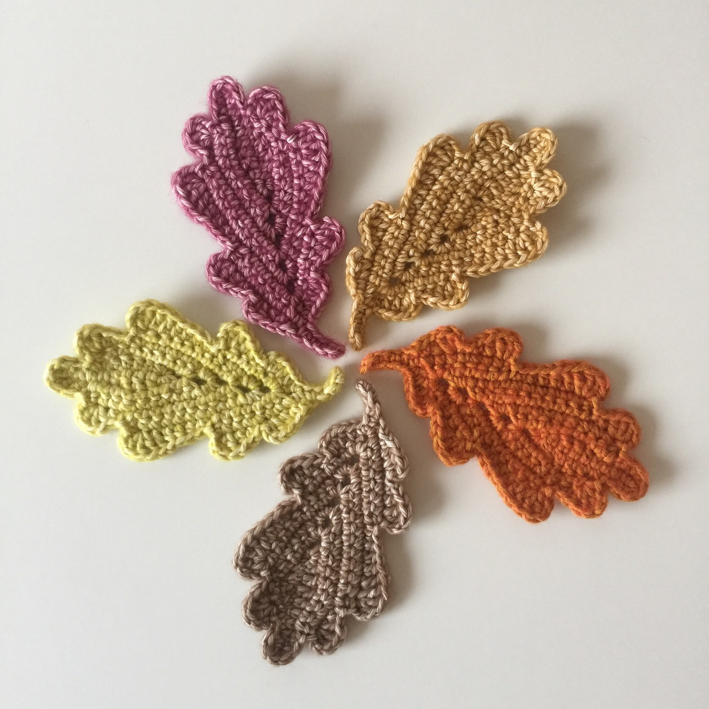 Crochet Pattern for Colorful Autumn Oak Leaves