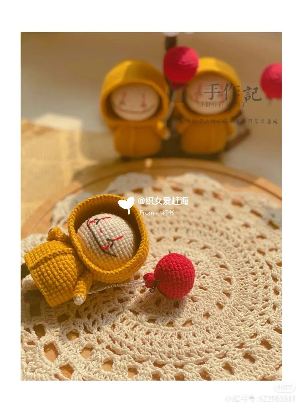 Crochet Pattern for Cute Yellow Raincoat Dolls with Red Balloons