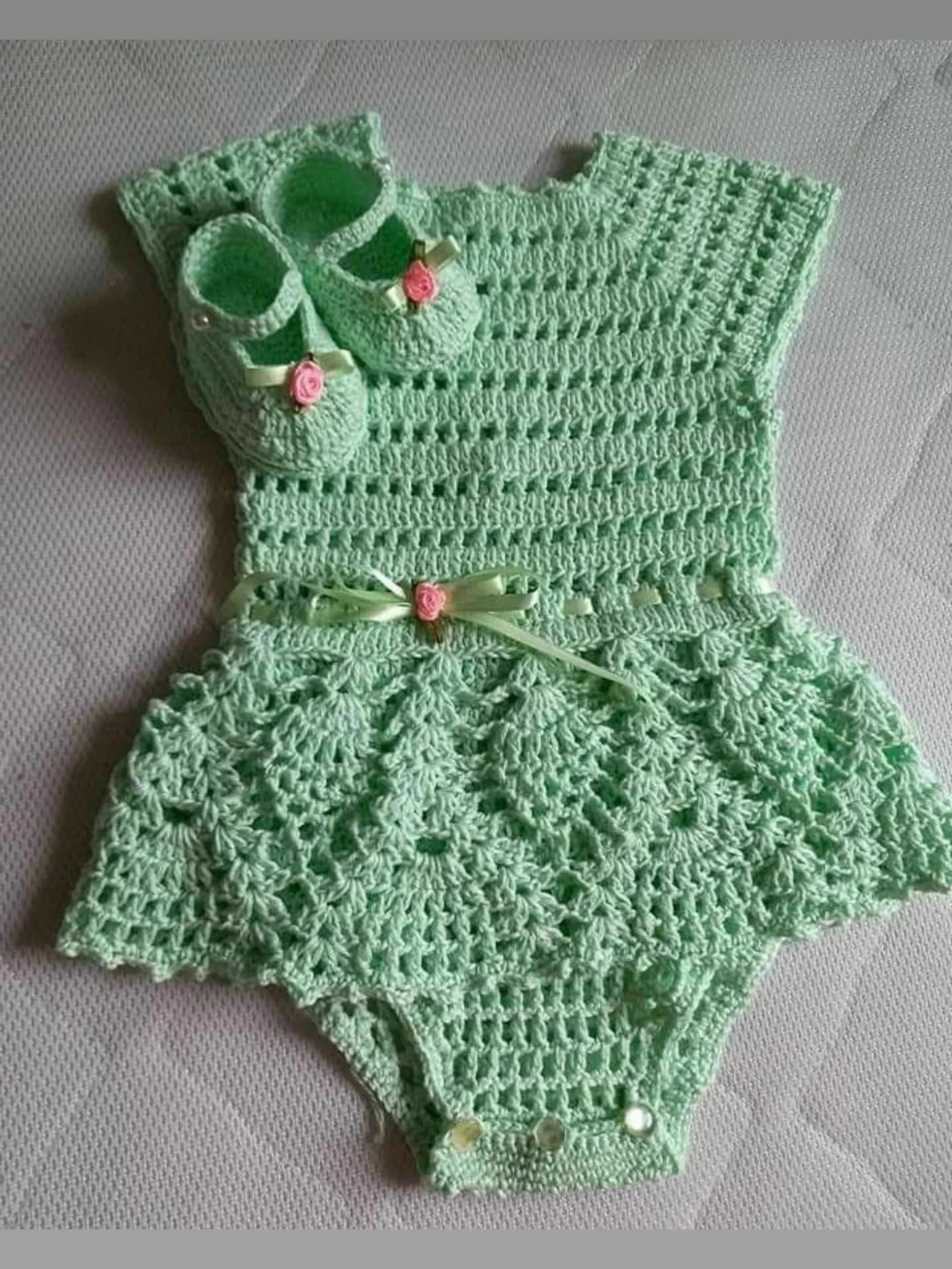 Crochet Pattern for Strawberry Granny Square