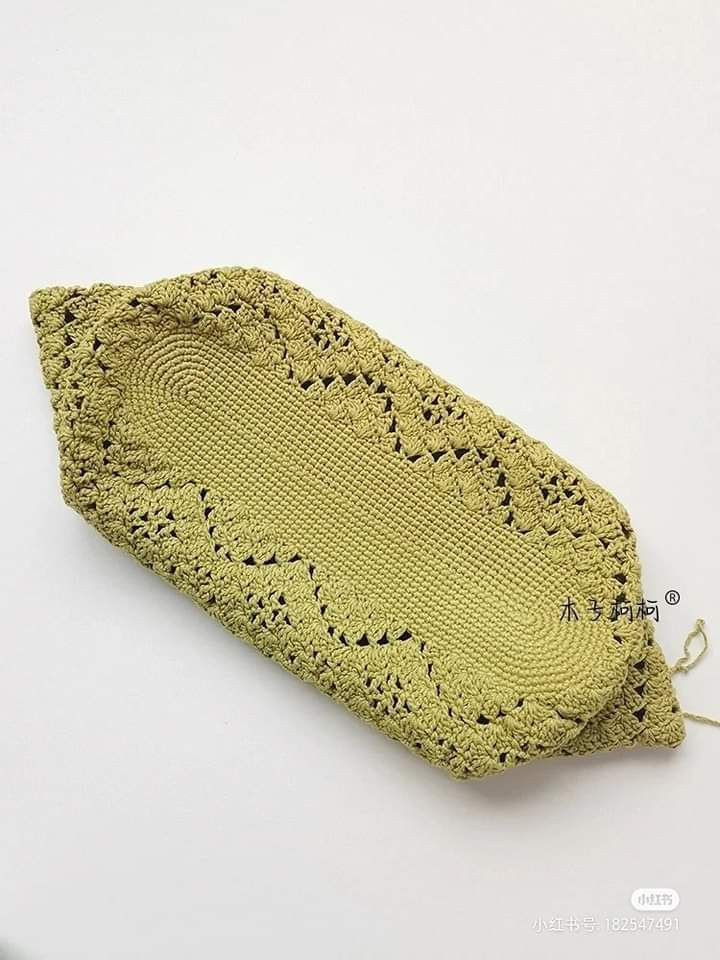 Crochet Pattern for Stylish Handbag with Floral Motif