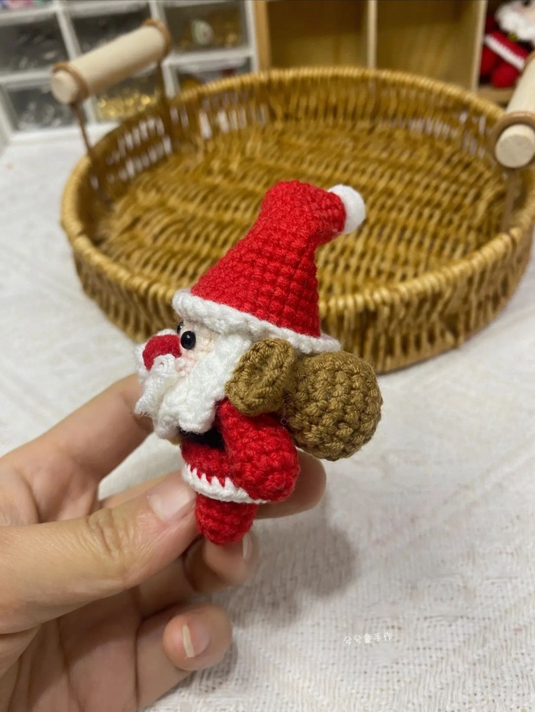 Crochet Santa Claus Amigurumi Pattern for Christmas Decoration