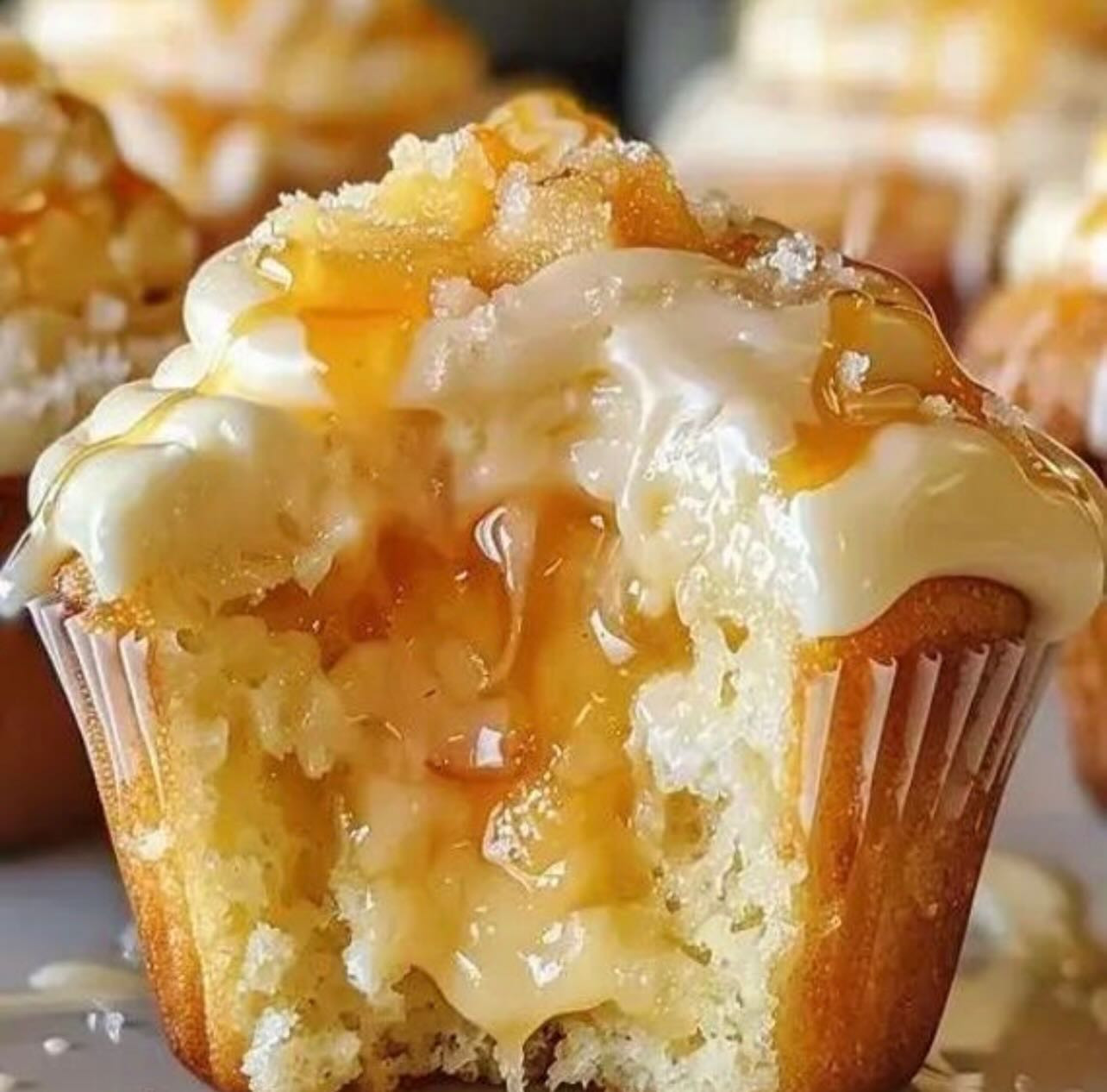 Cupcakes de Pêssego com Cream Cheese e Toque de Mel