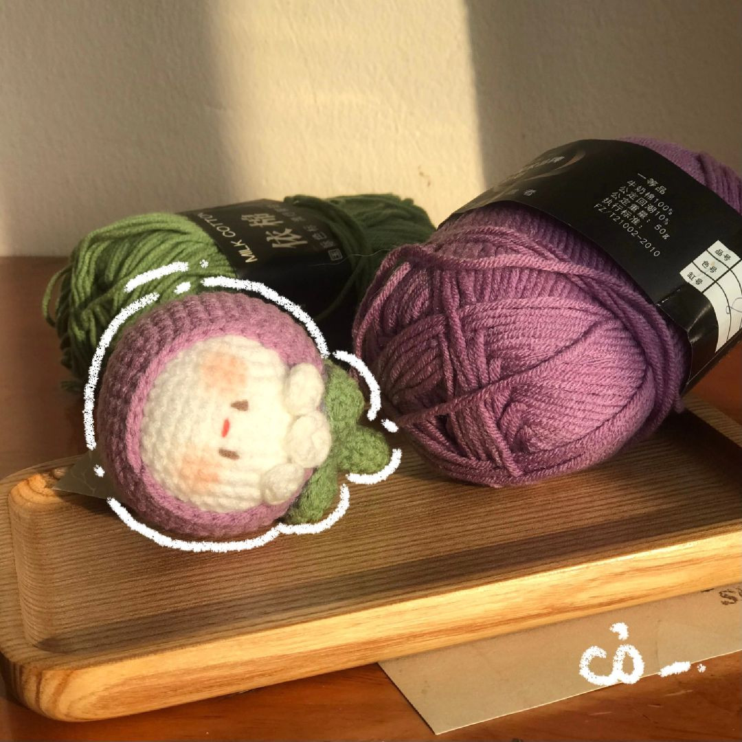 Cute Crochet Mangosteen Amigurumi Pattern for Beginners