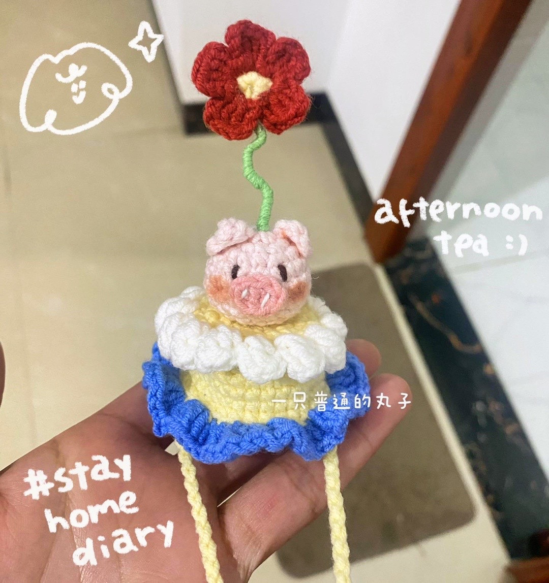 Cute Crochet Pig and Flower Hair Accessory Pattern