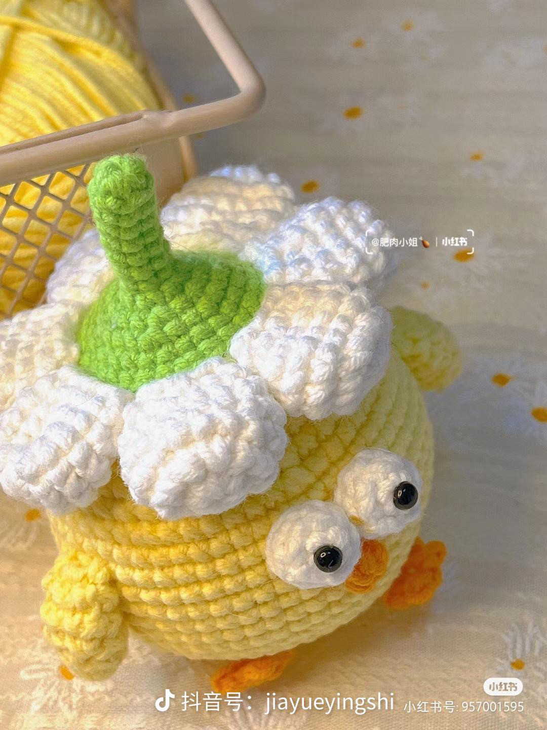 Cute Crocheted Chicks with Flower Hats Pattern