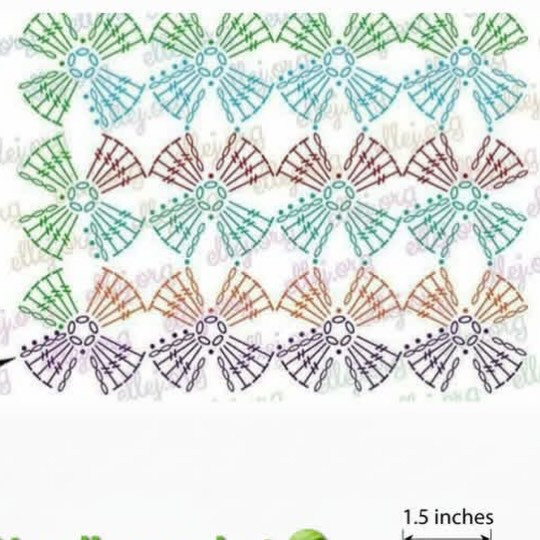 Elegant Crochet Handbag with Floral Design and Wooden Handles