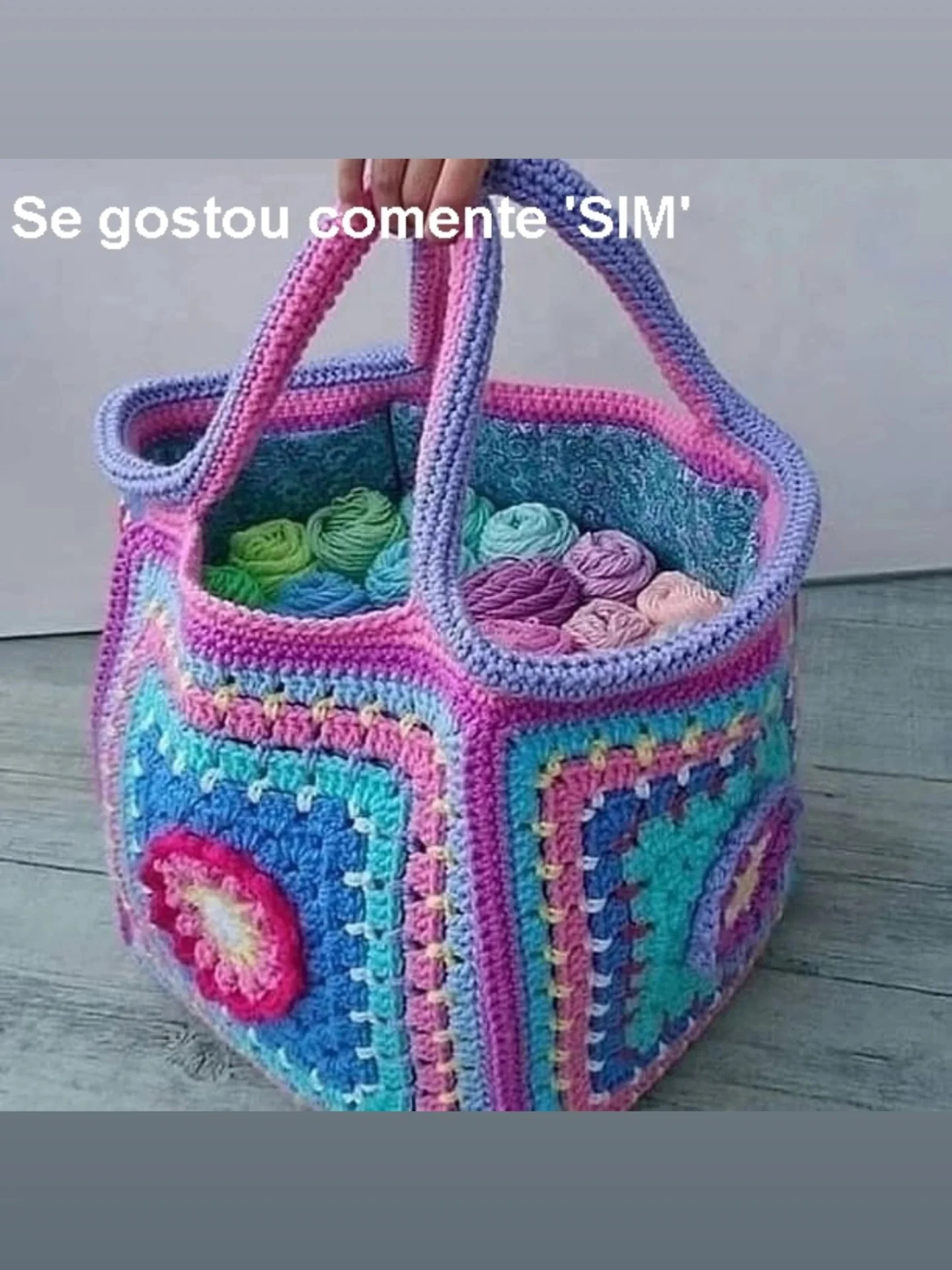 Elegant Crochet Shawl Pattern for Stylish Layering