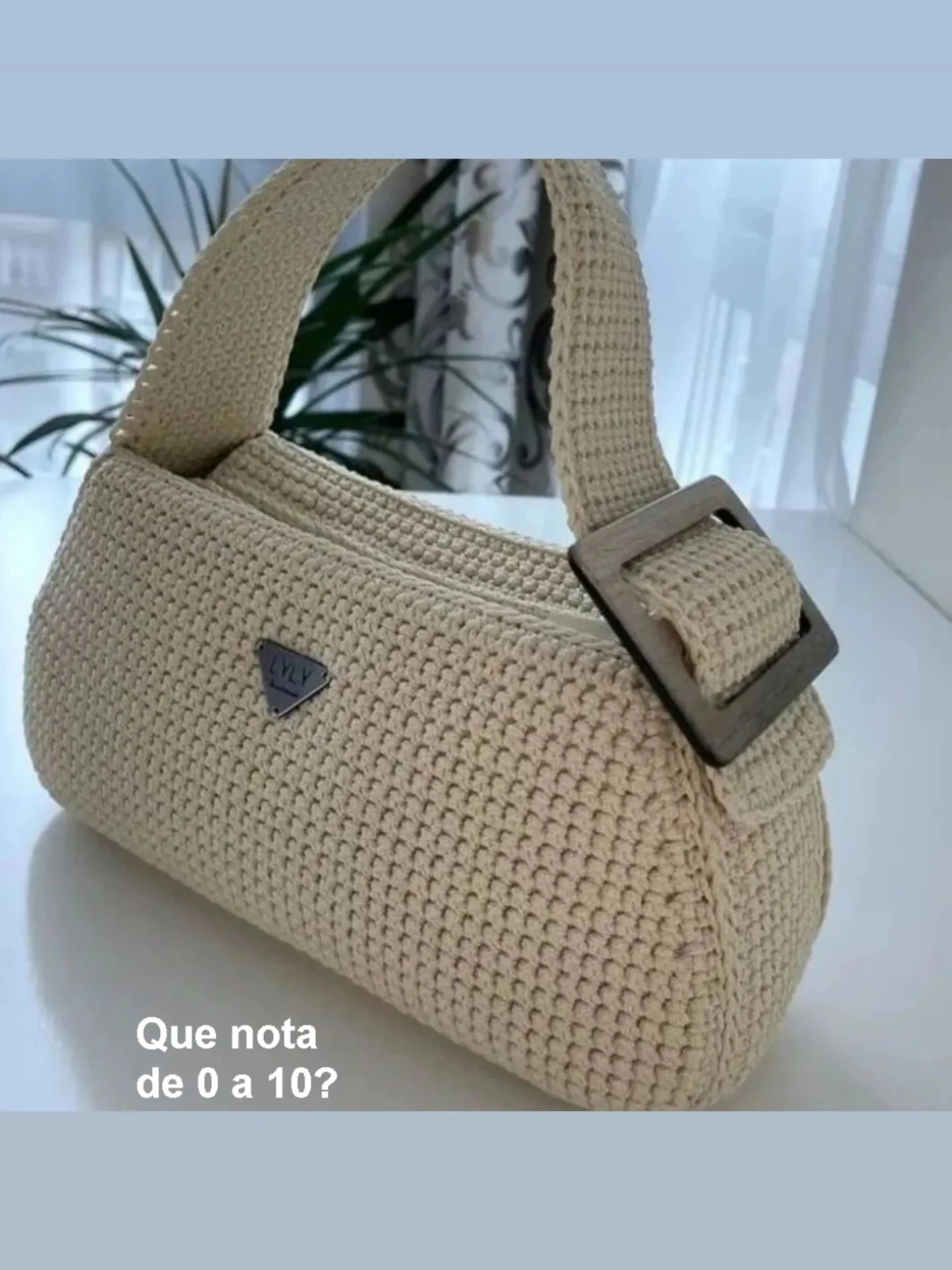 Elegant Crochet Sweater Pattern with Heart Motif Design