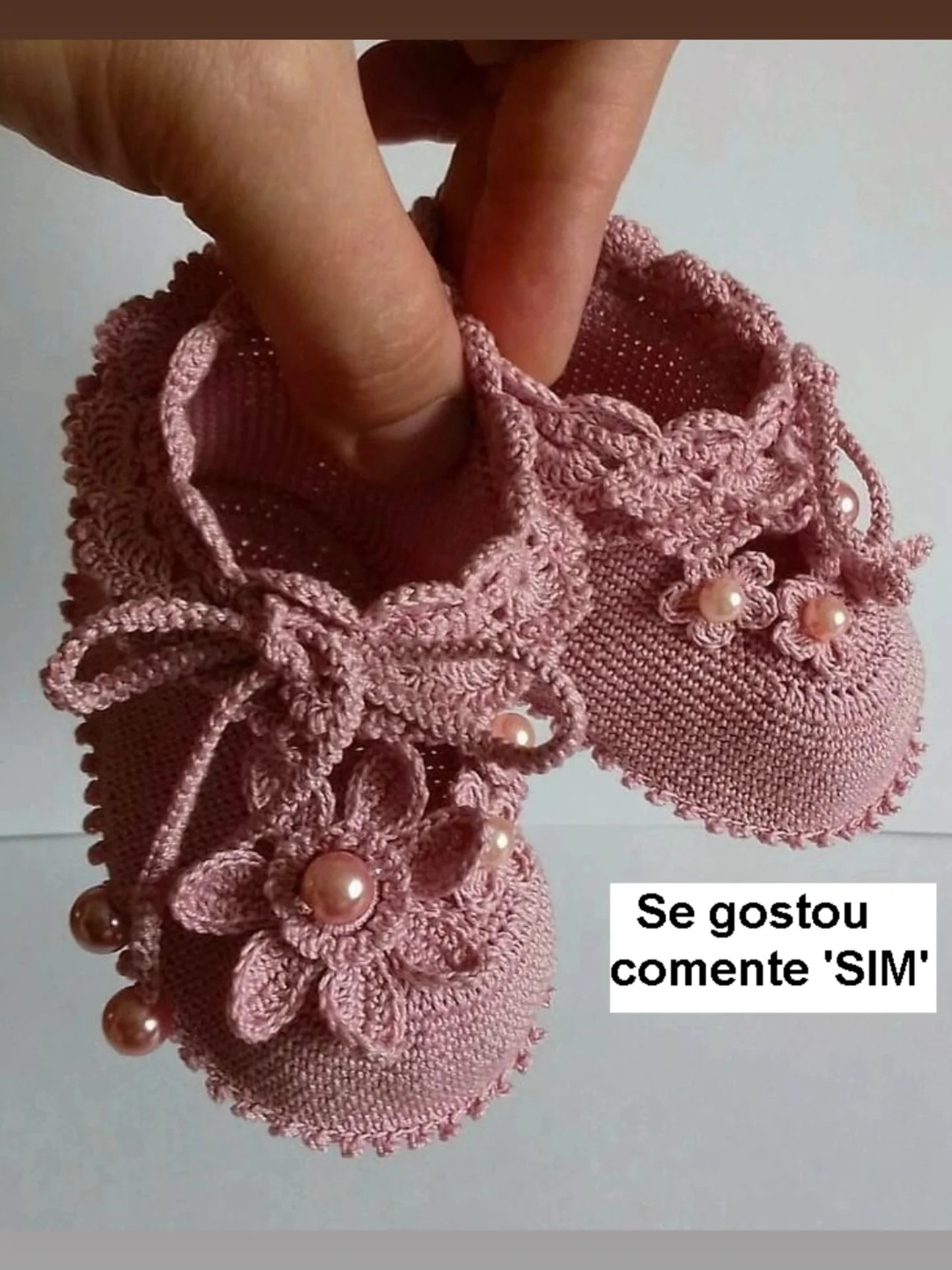 Elegant Crochet Vest Pattern with Shell Stitch Design