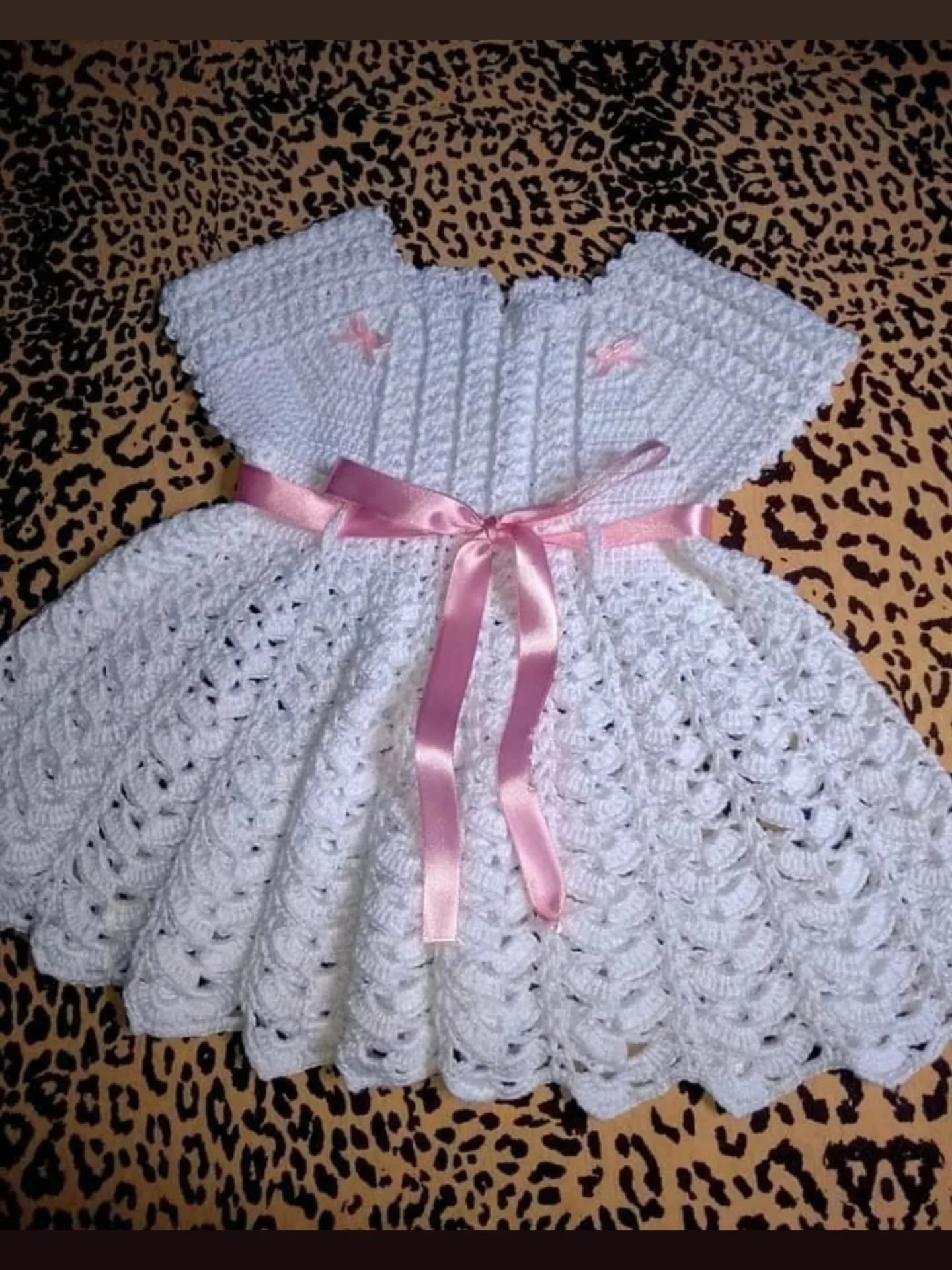 Elegant Crochet Vest Pattern with Shell Stitch Design