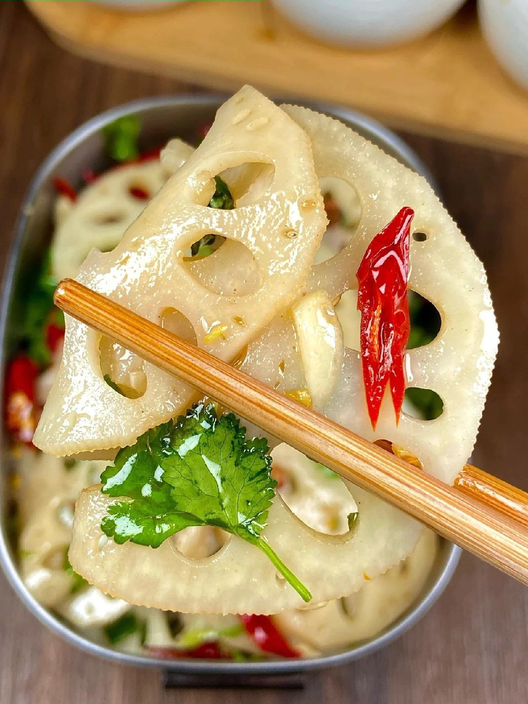 Gỏi Sen Giòn Cay Thanh Mát