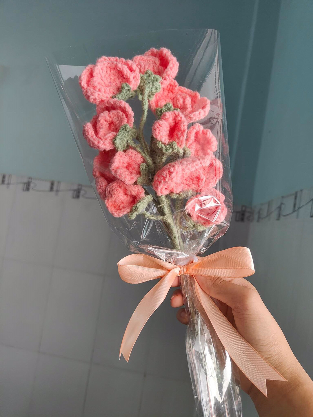 Hướng dẫn móc hoa hồng len đỏ thắm cho người mới bắt đầu