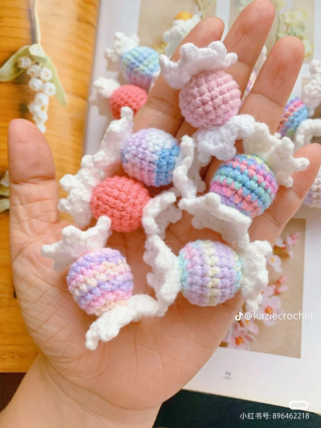 Hướng dẫn móc len kẹo ngọt dễ thương nhiều màu sắc rực rỡ