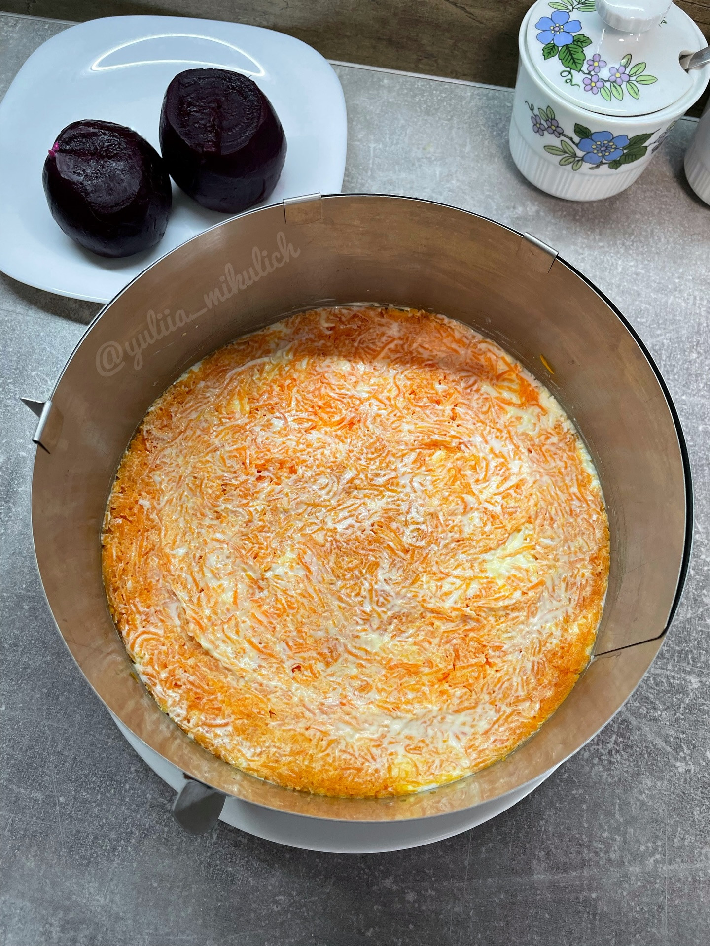 Куряча шуба з сиром та буряком