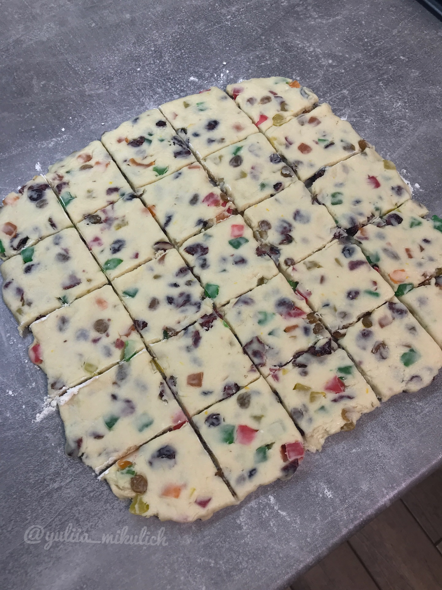 Міні штолени: різдвяна насолода у кожному шматочку