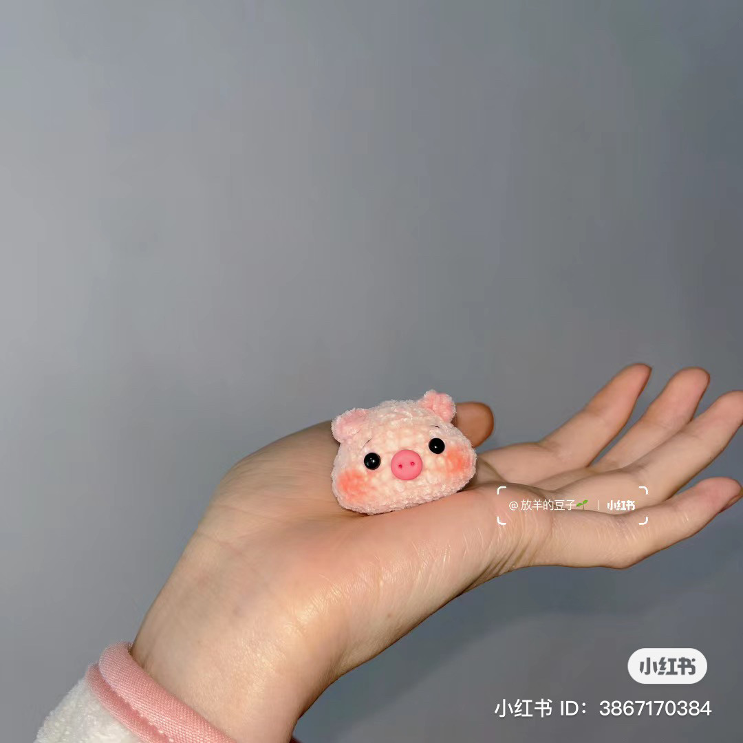 Móc len heo dễ thương làm móc khóa hoặc phụ kiện trang trí