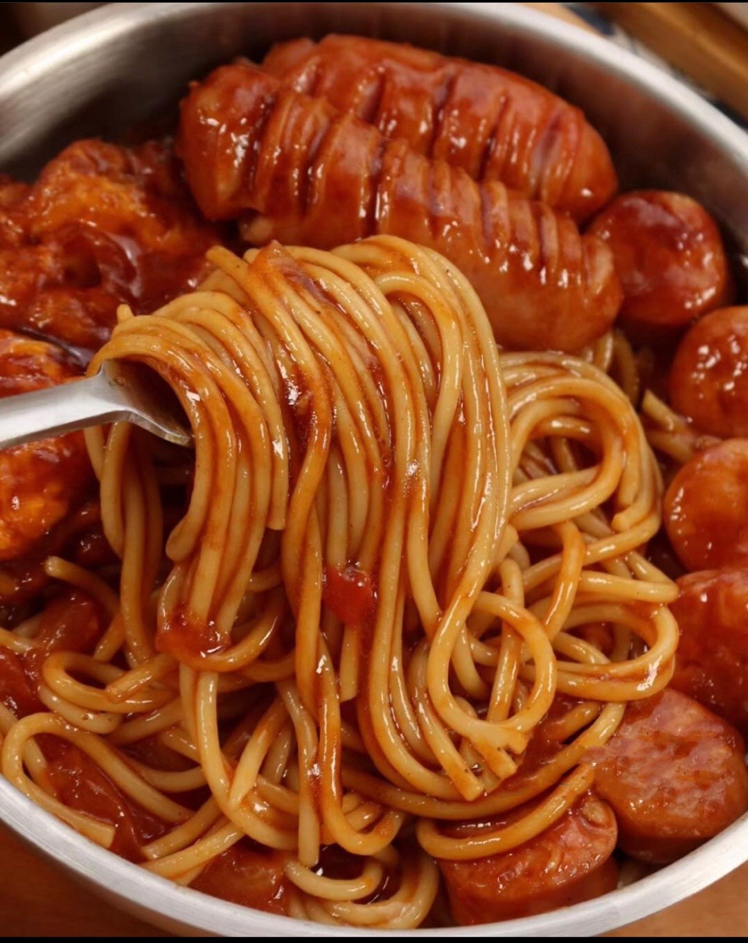 Mỳ Ý Xúc Xích Sốt Cà Đậm Đà