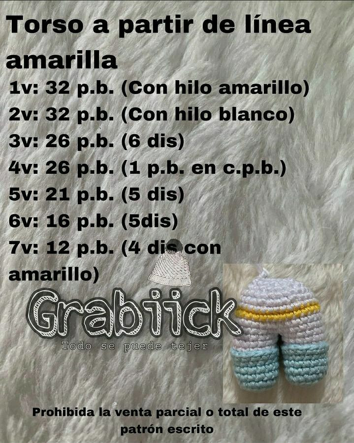 Patrón de crochet para muñeco con cabello rizado y abrigo colorido