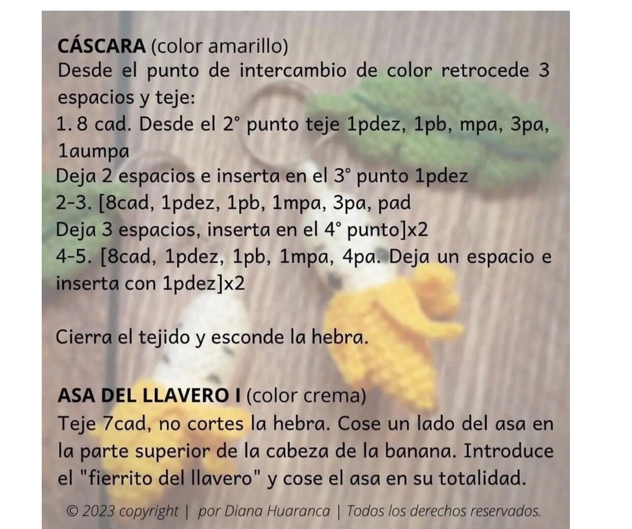 Patrón de llavero de plátano con hoja de ganchillo