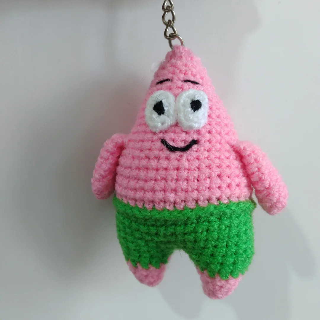 راهنمای قلاب‌بافی عروسک کلید حلقه‌ای