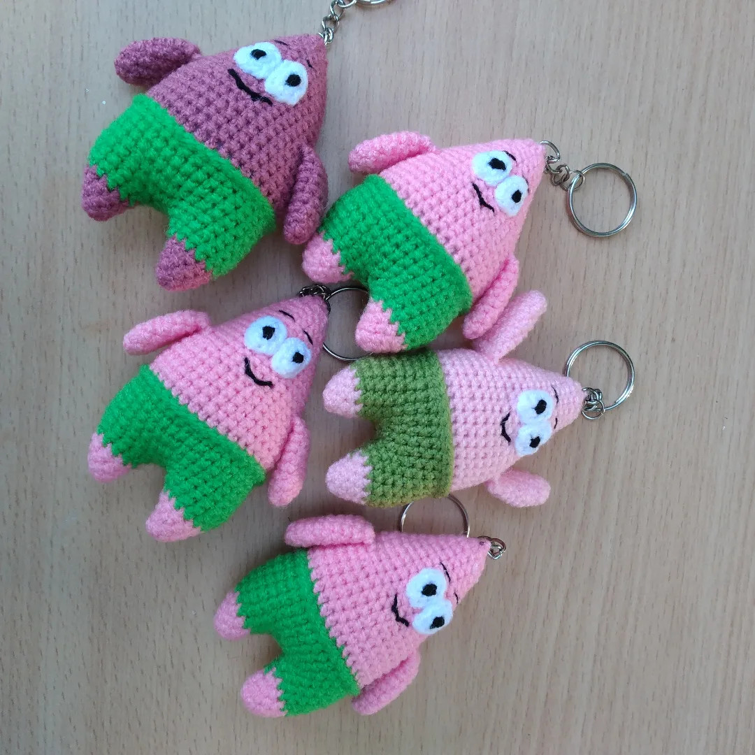 راهنمای قلاب‌بافی عروسک کلید حلقه‌ای