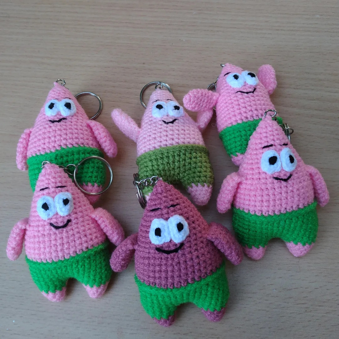 راهنمای قلاب‌بافی عروسک کلید حلقه‌ای