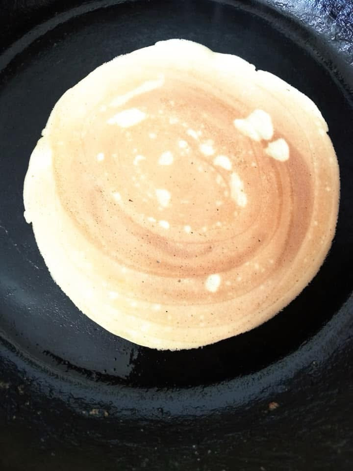 Солодкі трубочки з ніжним кремом і солоною карамеллю