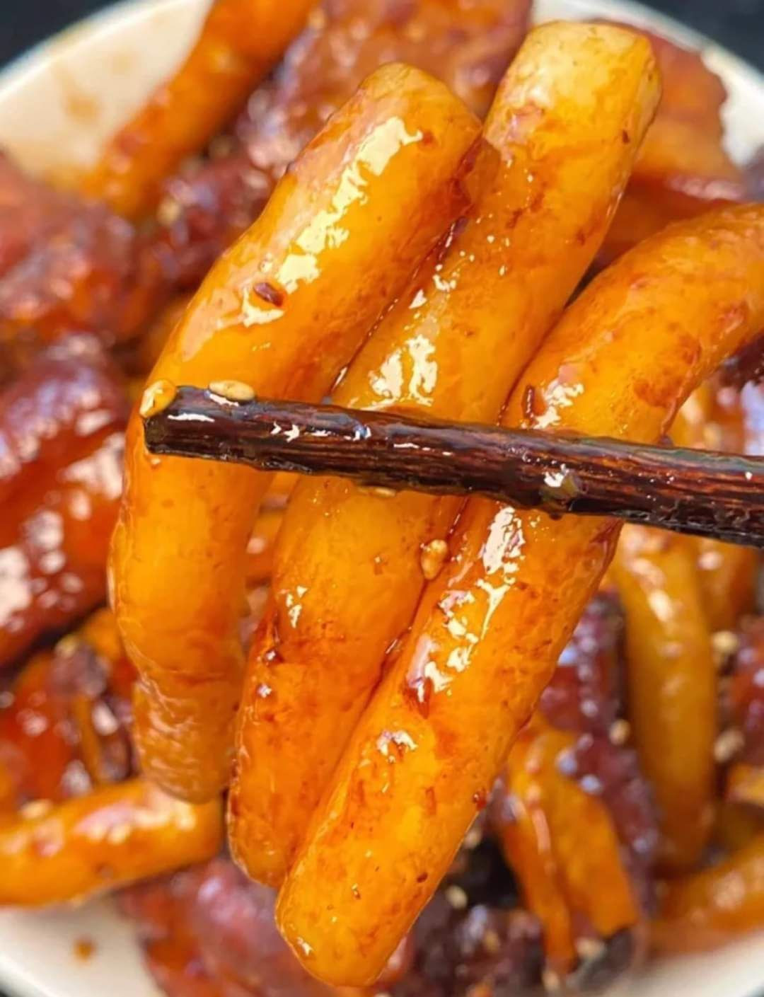 Sườn Xào Bánh Gạo Sốt Cay Ngọt Thơm Ngon