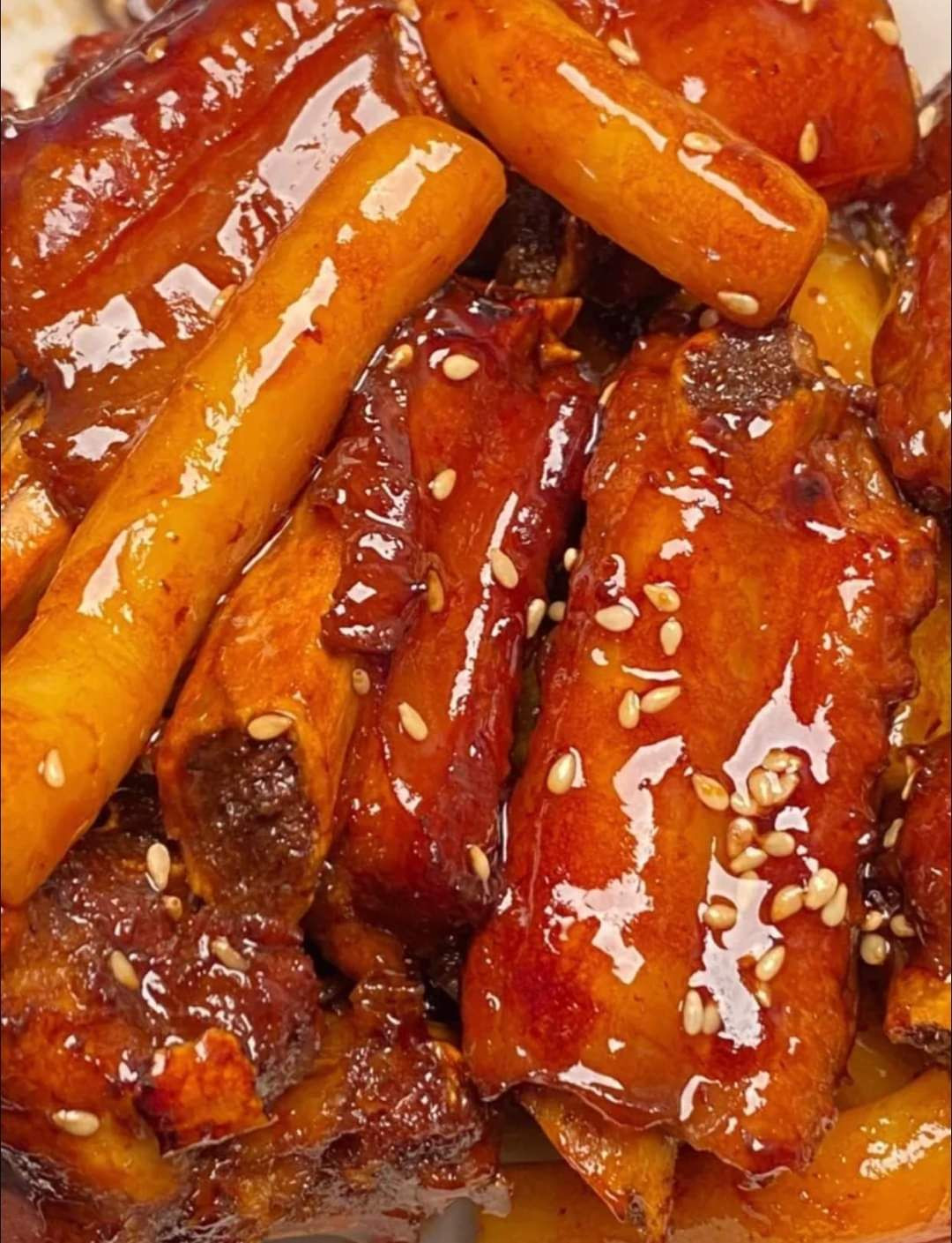 Sườn Xào Bánh Gạo Sốt Cay Ngọt Thơm Ngon