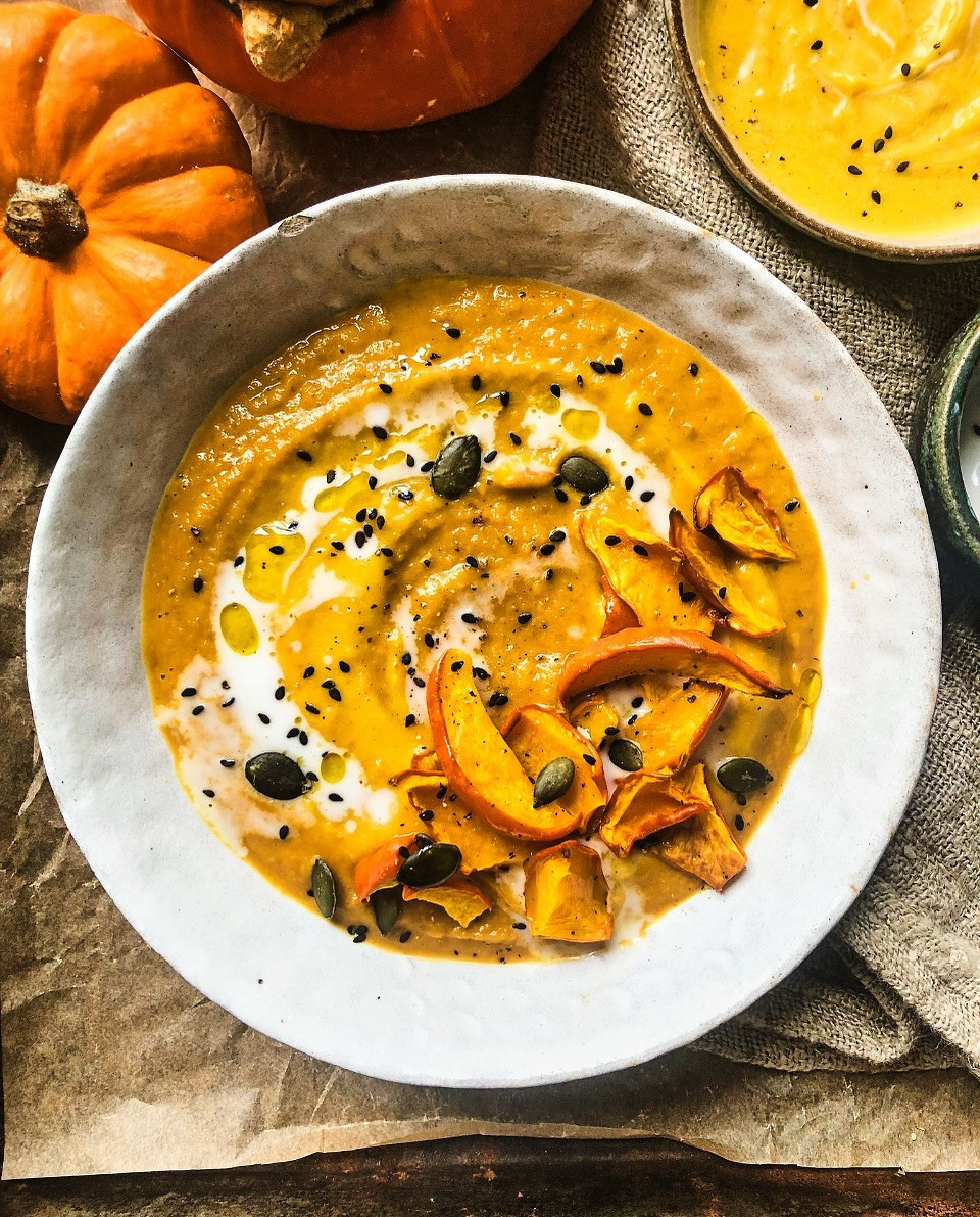 Autumn Harvest Spiced Pumpkin Soup with Creamy Swirl