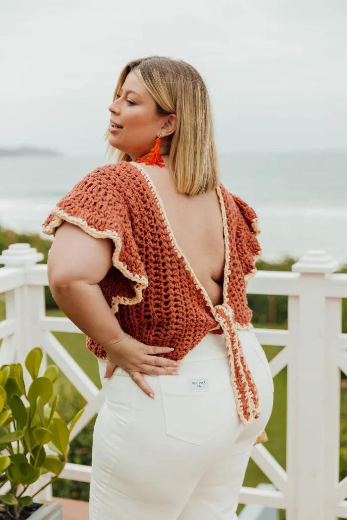 Blusa de Crochê com Babados: Elegância e Conforto para Qualquer Ocasião