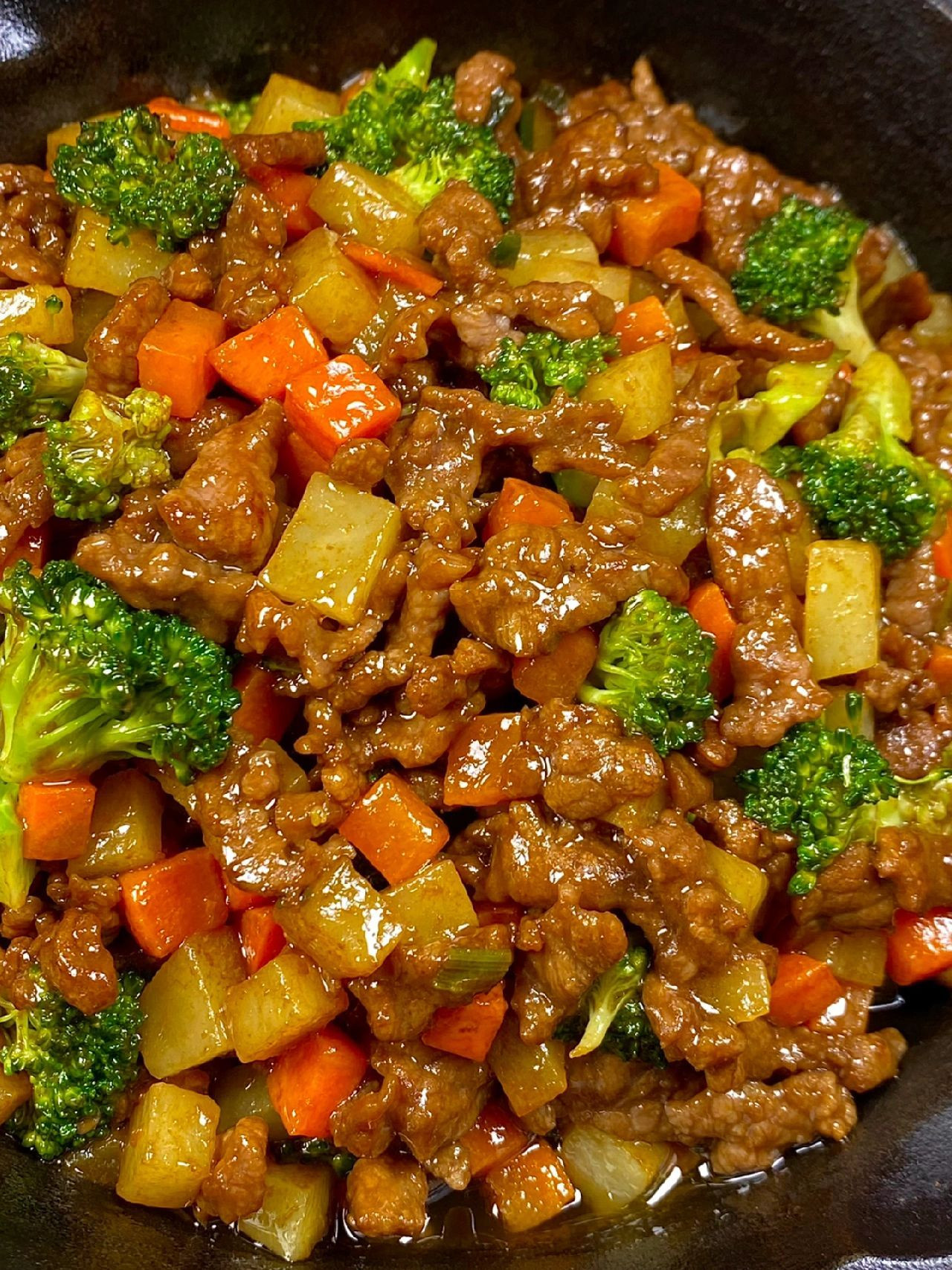 Bò Xào Ngũ Sắc: Thơm Ngon Hòa Quyện Hương Vị