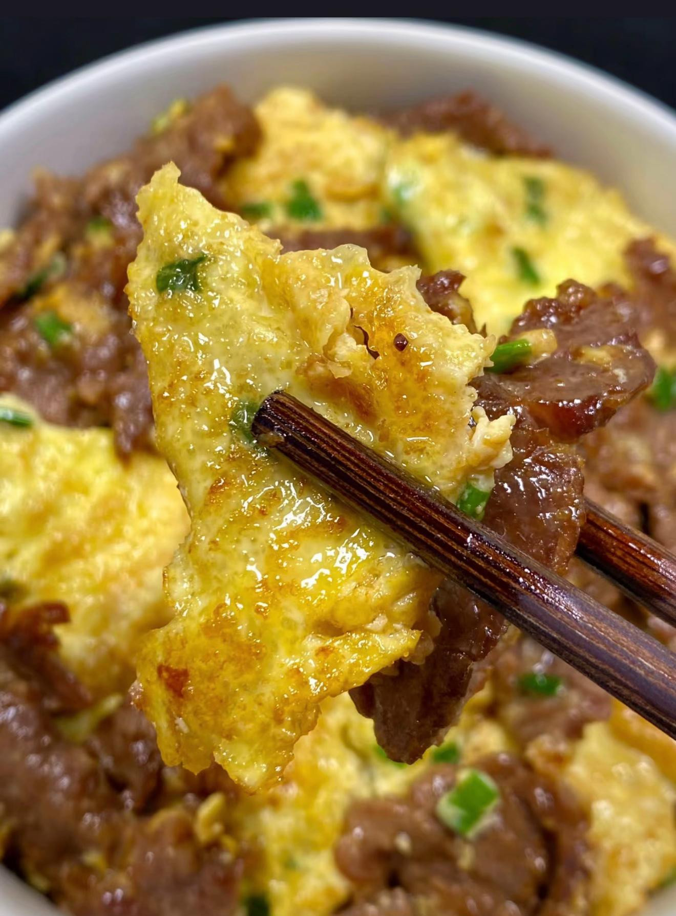 Bò xào trứng đậm đà hòa quyện hương vị