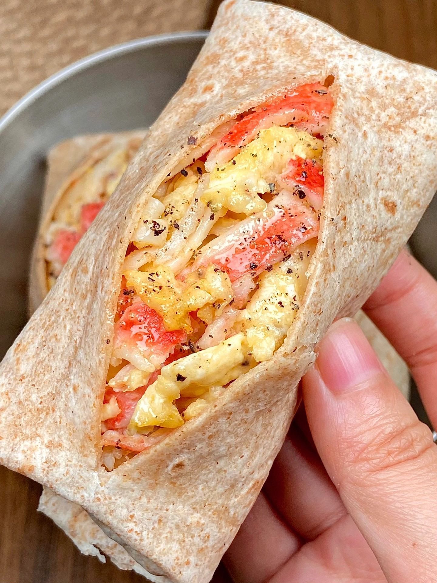 Burrito thanh cua trứng đơn giản, ngon miệng và nhanh chóng